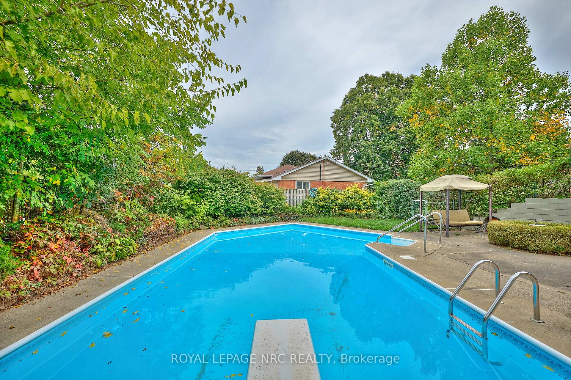 Photo 31 of 17 Alan Crescent, Pelham, Fonthill — HOMEH