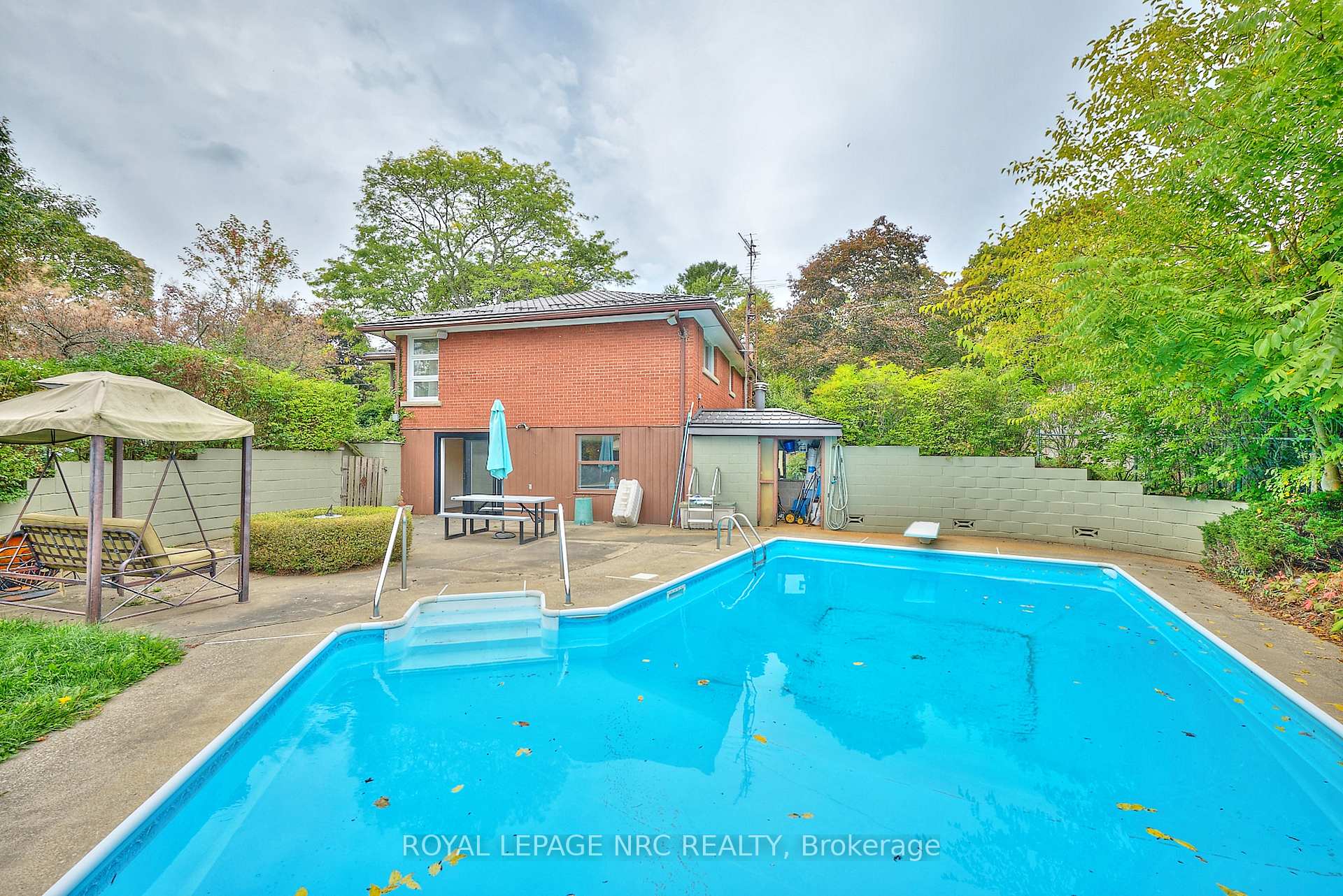 Photo 33 of 17 Alan Crescent, Pelham, Fonthill — HOMEH