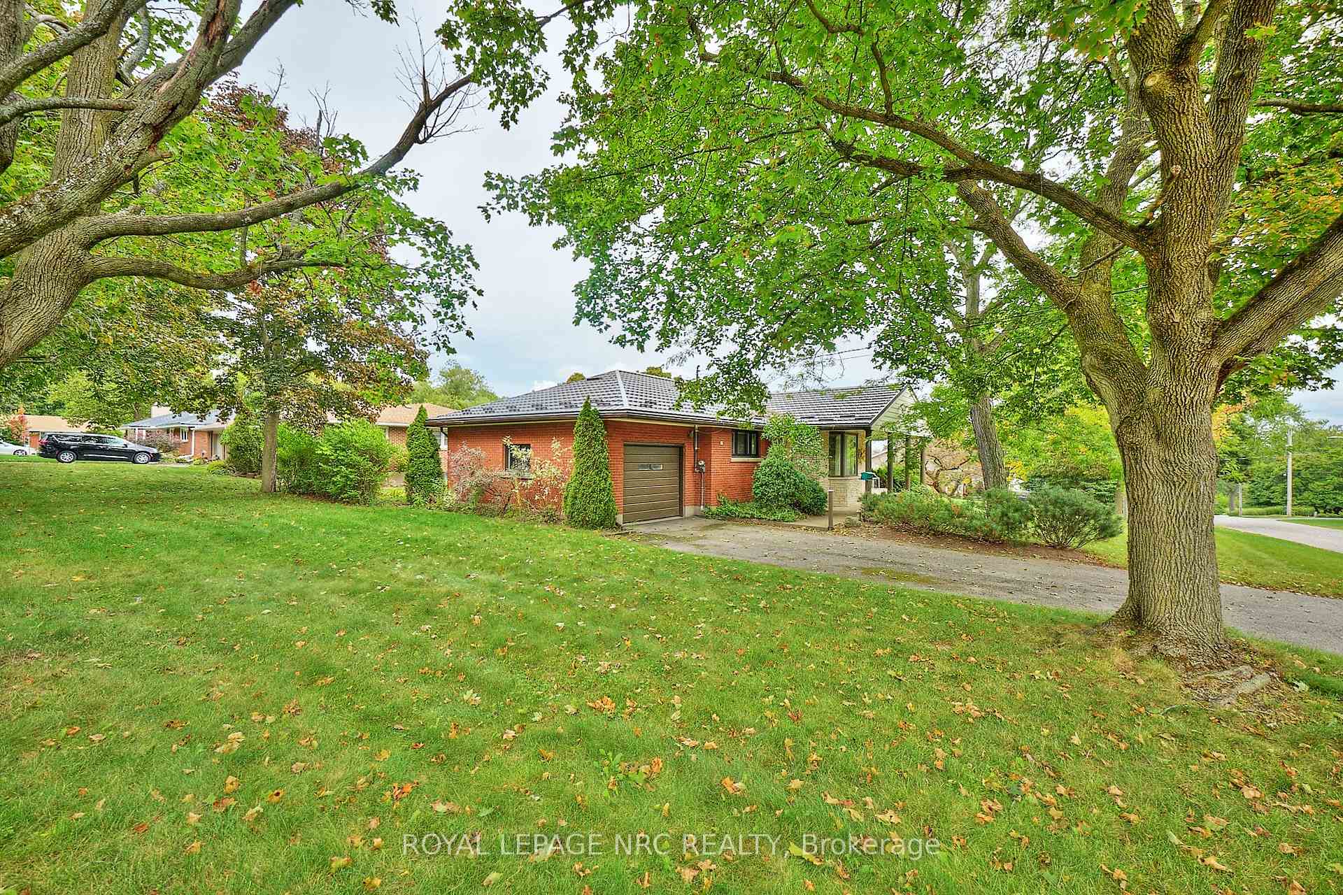 Photo 35 of 17 Alan Crescent, Pelham, Fonthill — HOMEH