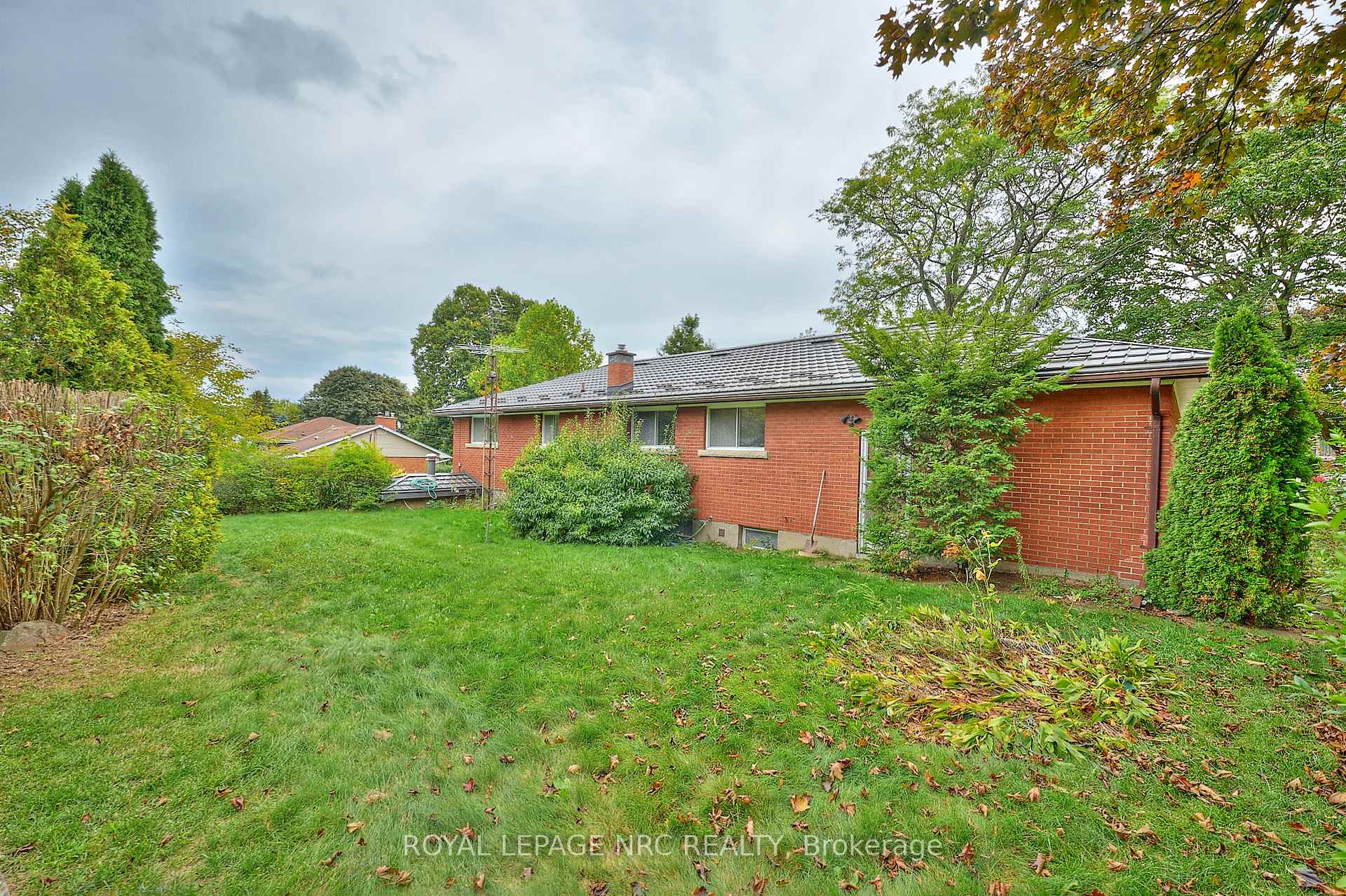 Photo 36 of 17 Alan Crescent, Pelham, Fonthill — HOMEH