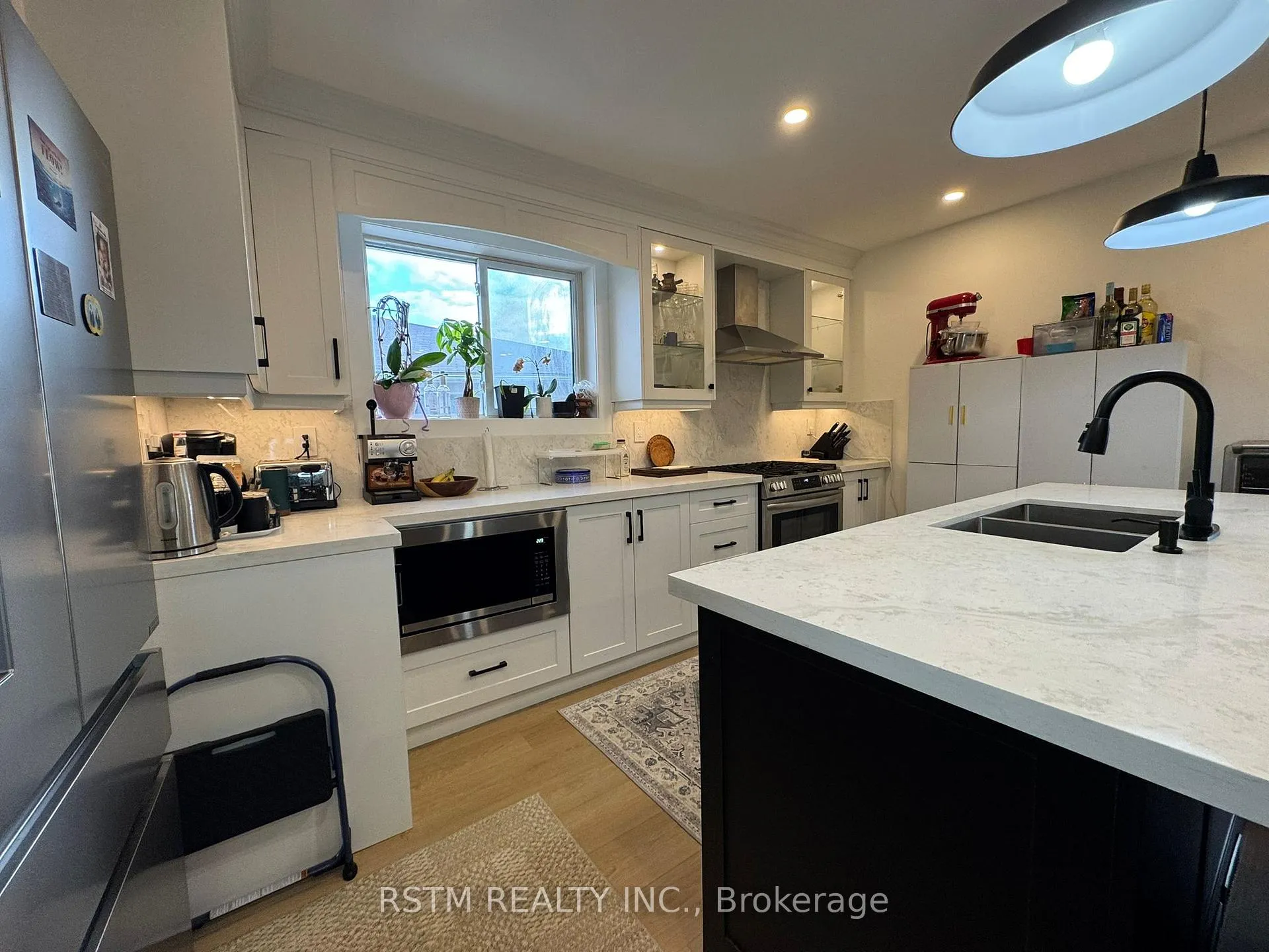 Photo 8 of 650 Mountview Place, Newmarket, Huron Heights-Leslie Valley — HOMEH