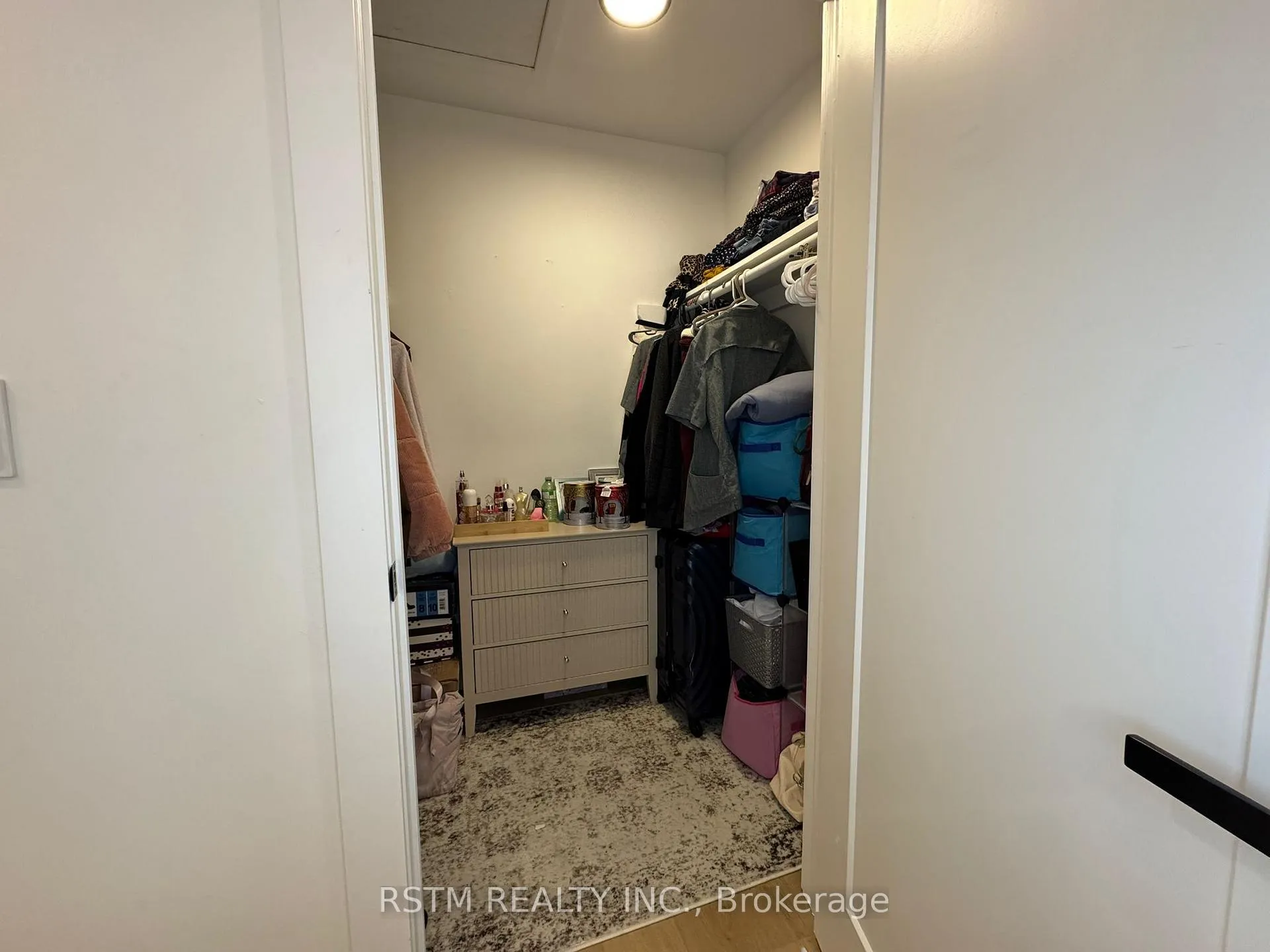Photo 17 of 650 Mountview Place, Newmarket, Huron Heights-Leslie Valley — HOMEH
