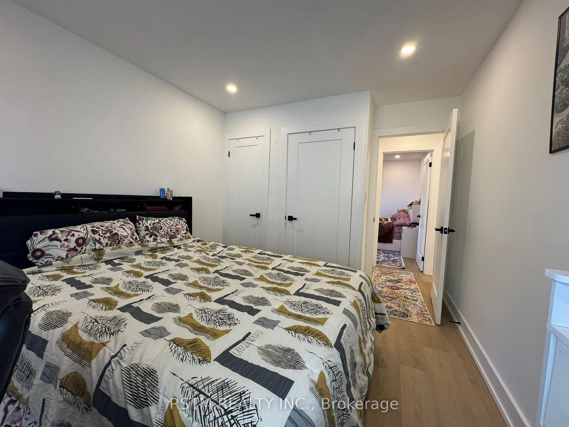 Photo 19 of 650 Mountview Place, Newmarket, Huron Heights-Leslie Valley — HOMEH