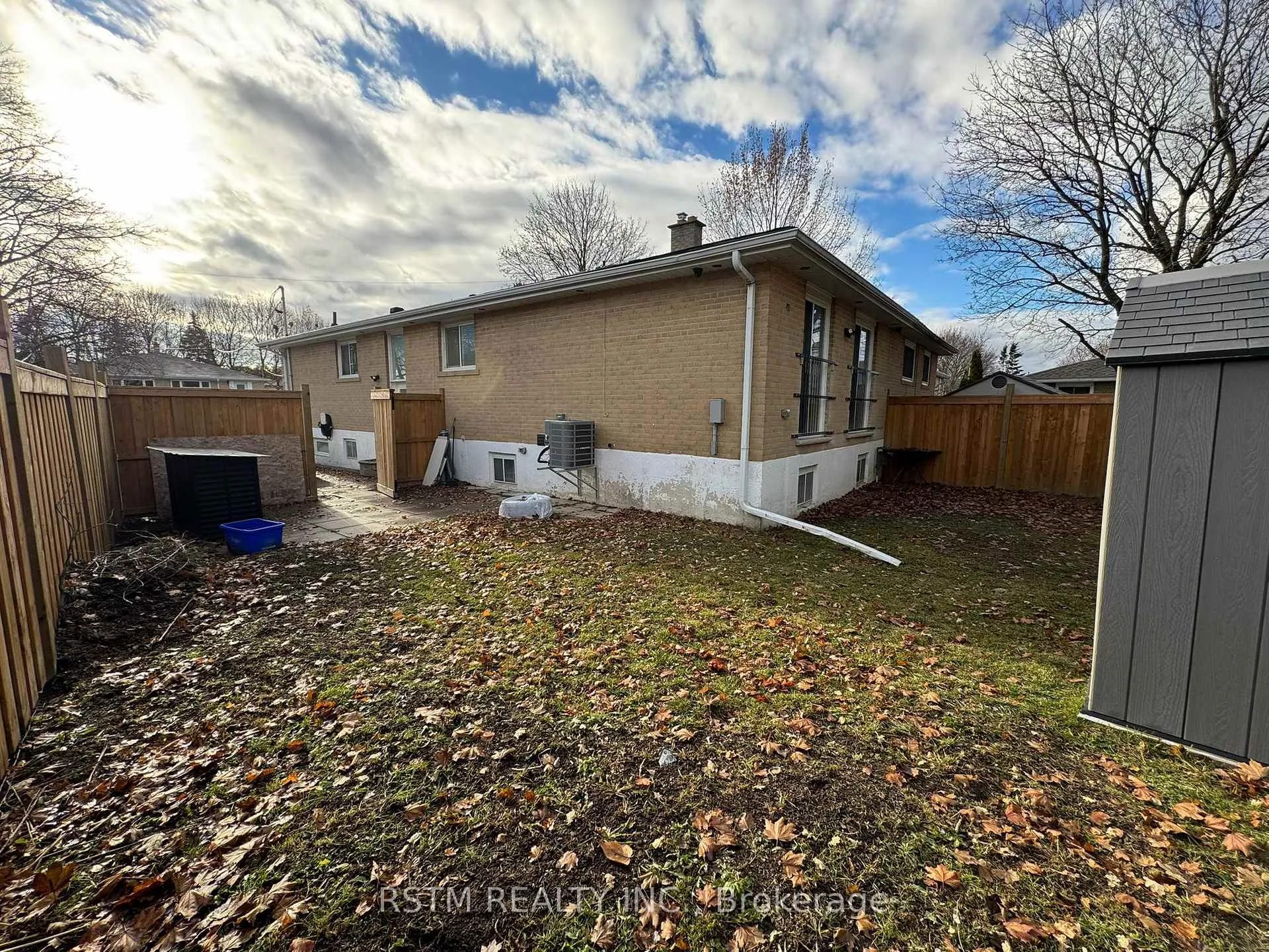 Photo 24 of 650 Mountview Place, Newmarket, Huron Heights-Leslie Valley — HOMEH