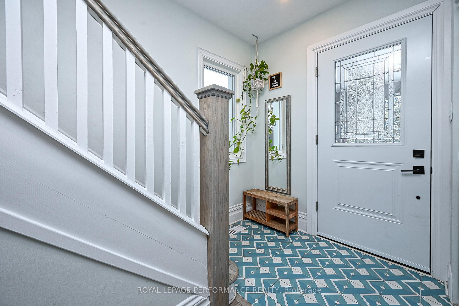 Photo 4 of 86 Maple Lane, Ottawa, Lindenlea — HOMEH