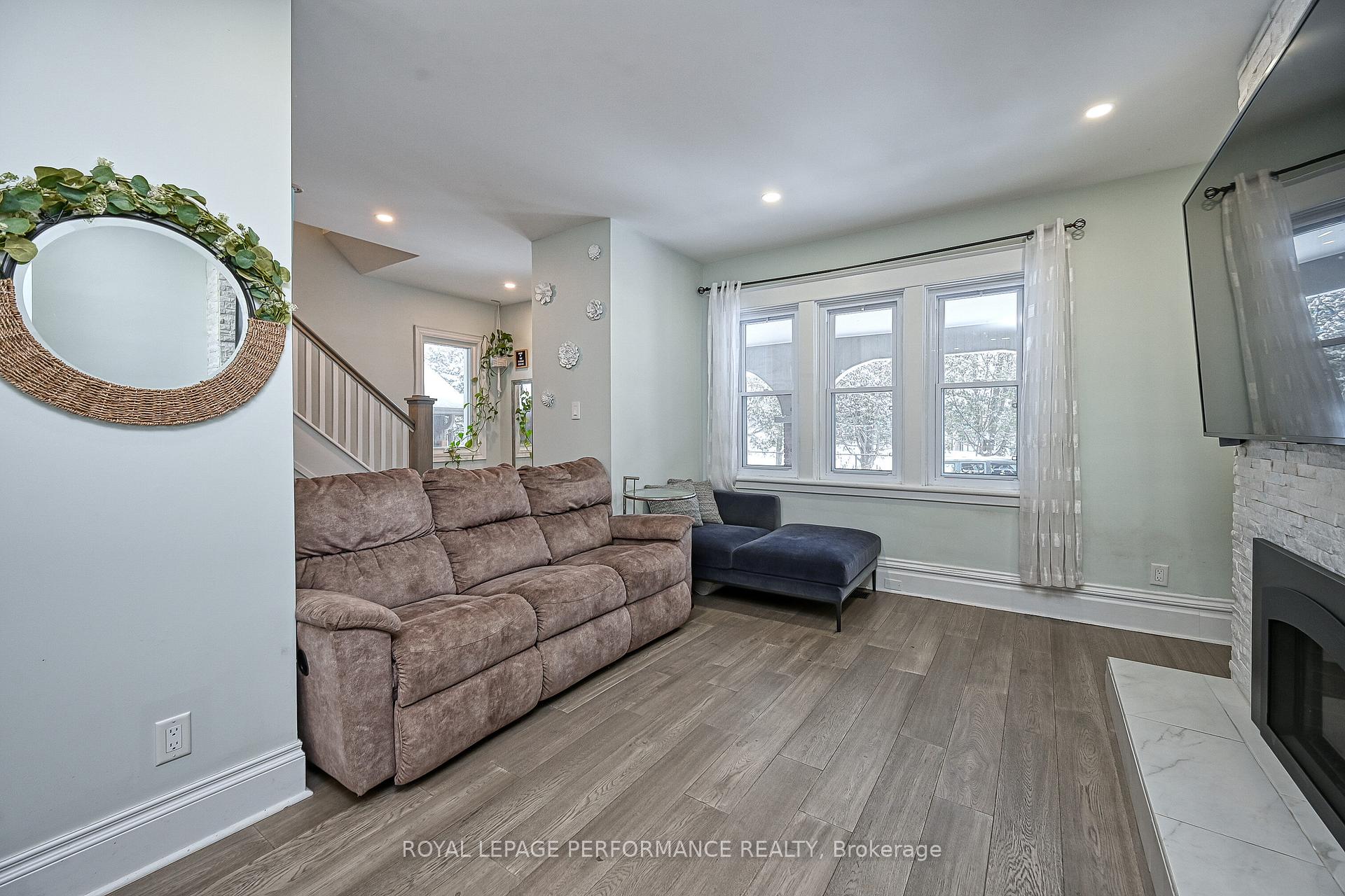 Photo 7 of 86 Maple Lane, Ottawa, Lindenlea — HOMEH