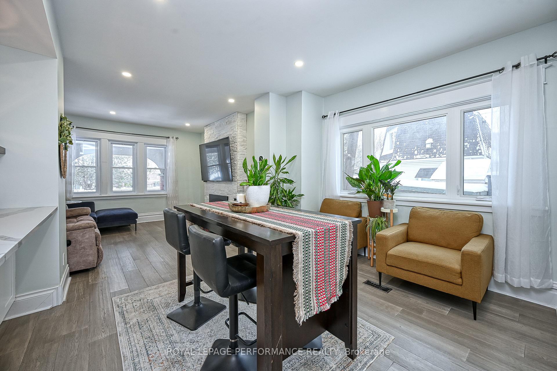 Photo 12 of 86 Maple Lane, Ottawa, Lindenlea — HOMEH