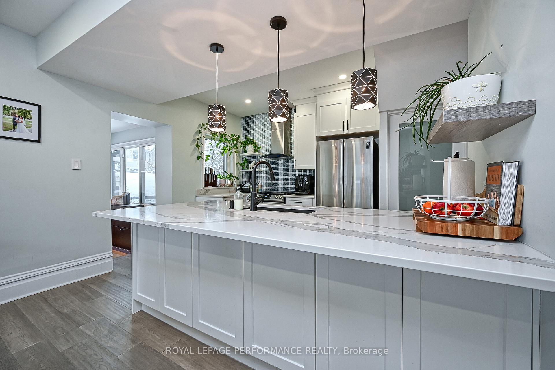 Photo 15 of 86 Maple Lane, Ottawa, Lindenlea — HOMEH
