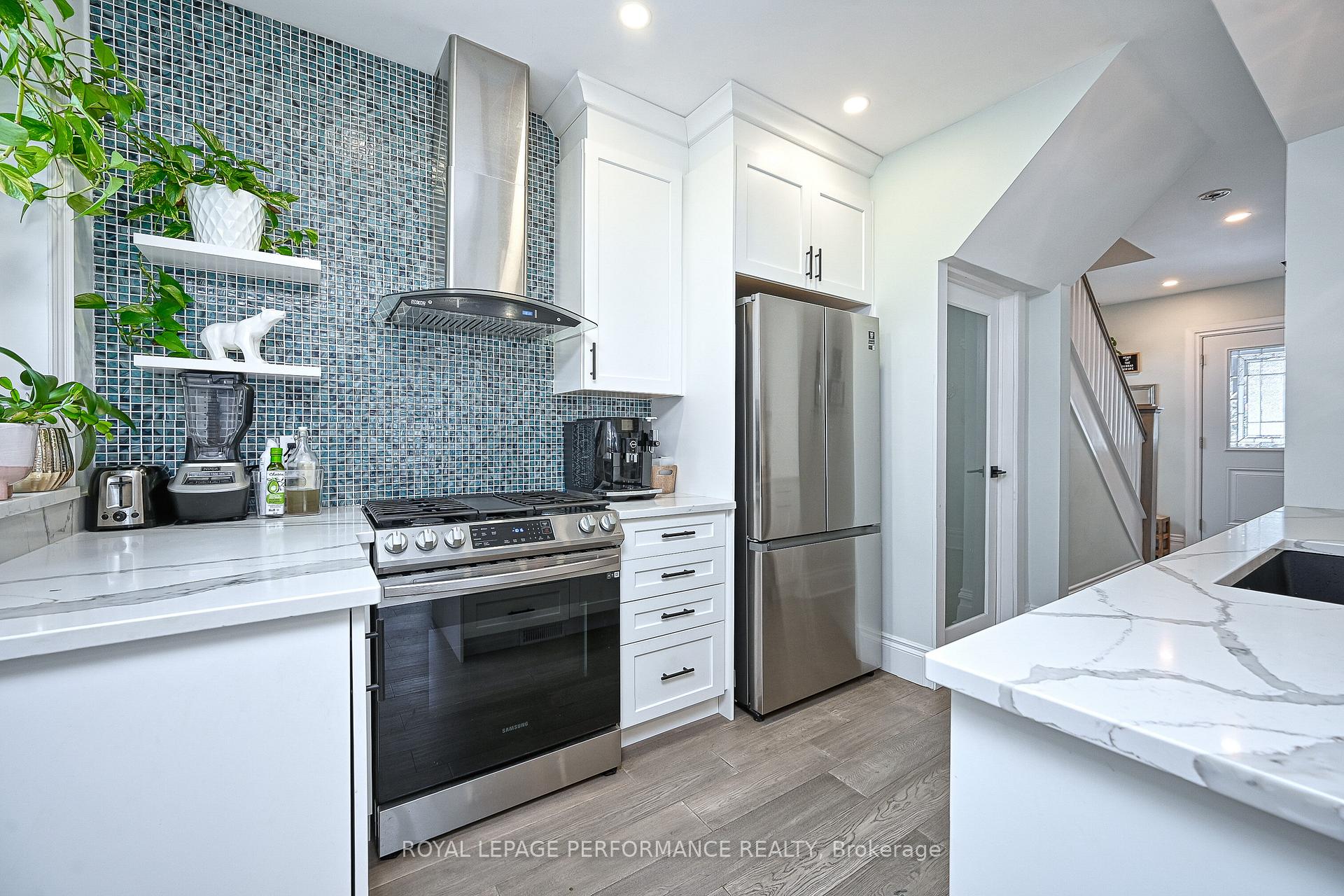 Photo 16 of 86 Maple Lane, Ottawa, Lindenlea — HOMEH