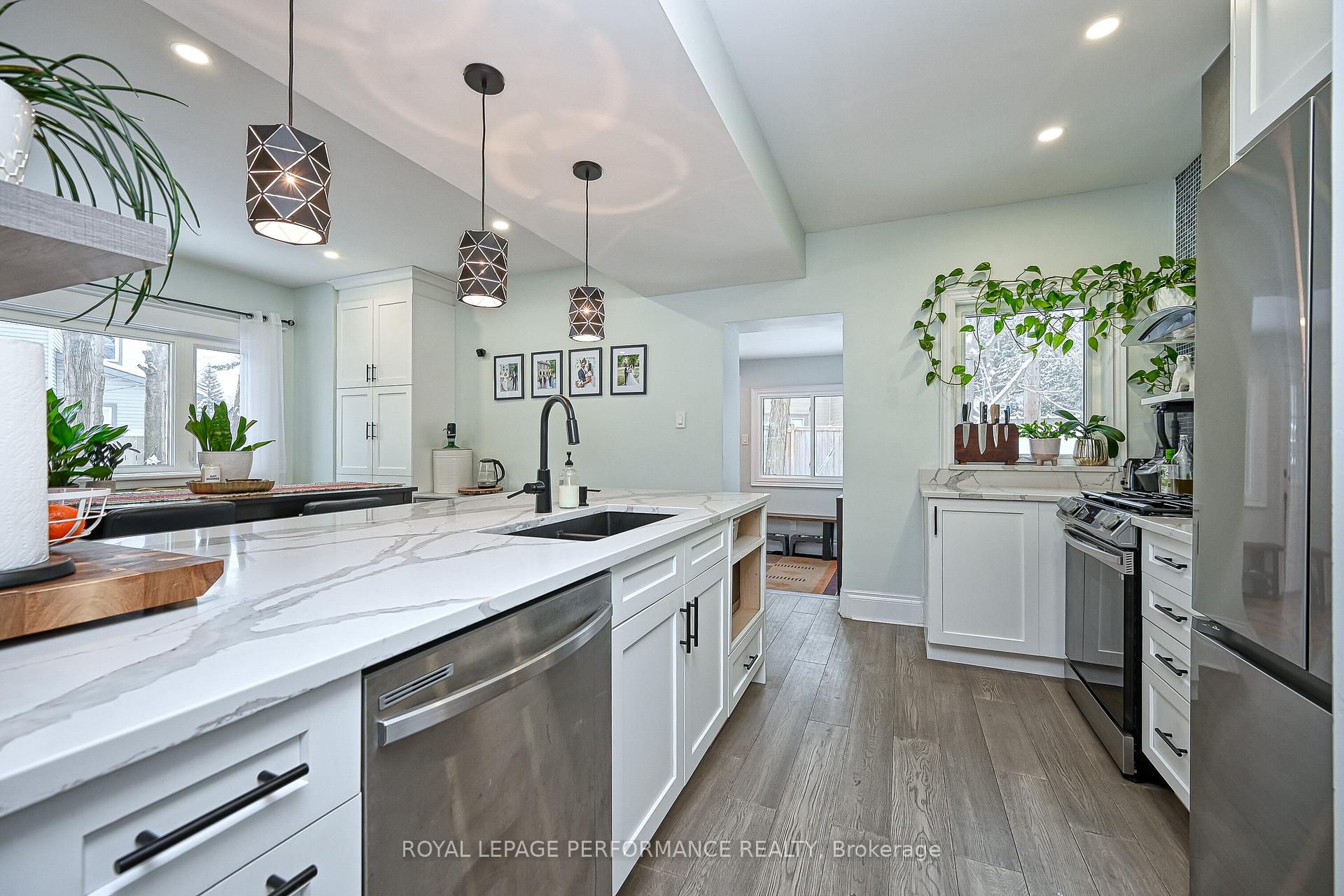 Photo 17 of 86 Maple Lane, Ottawa, Lindenlea — HOMEH