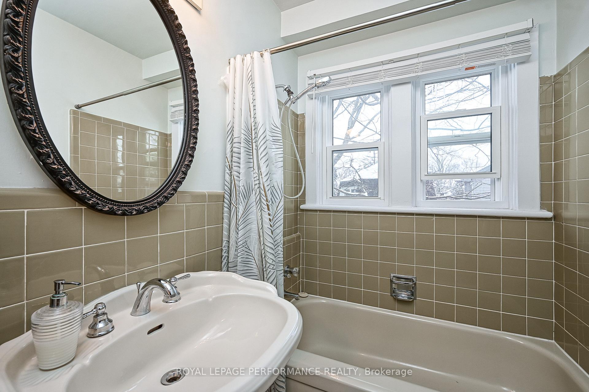 Photo 27 of 86 Maple Lane, Ottawa, Lindenlea — HOMEH