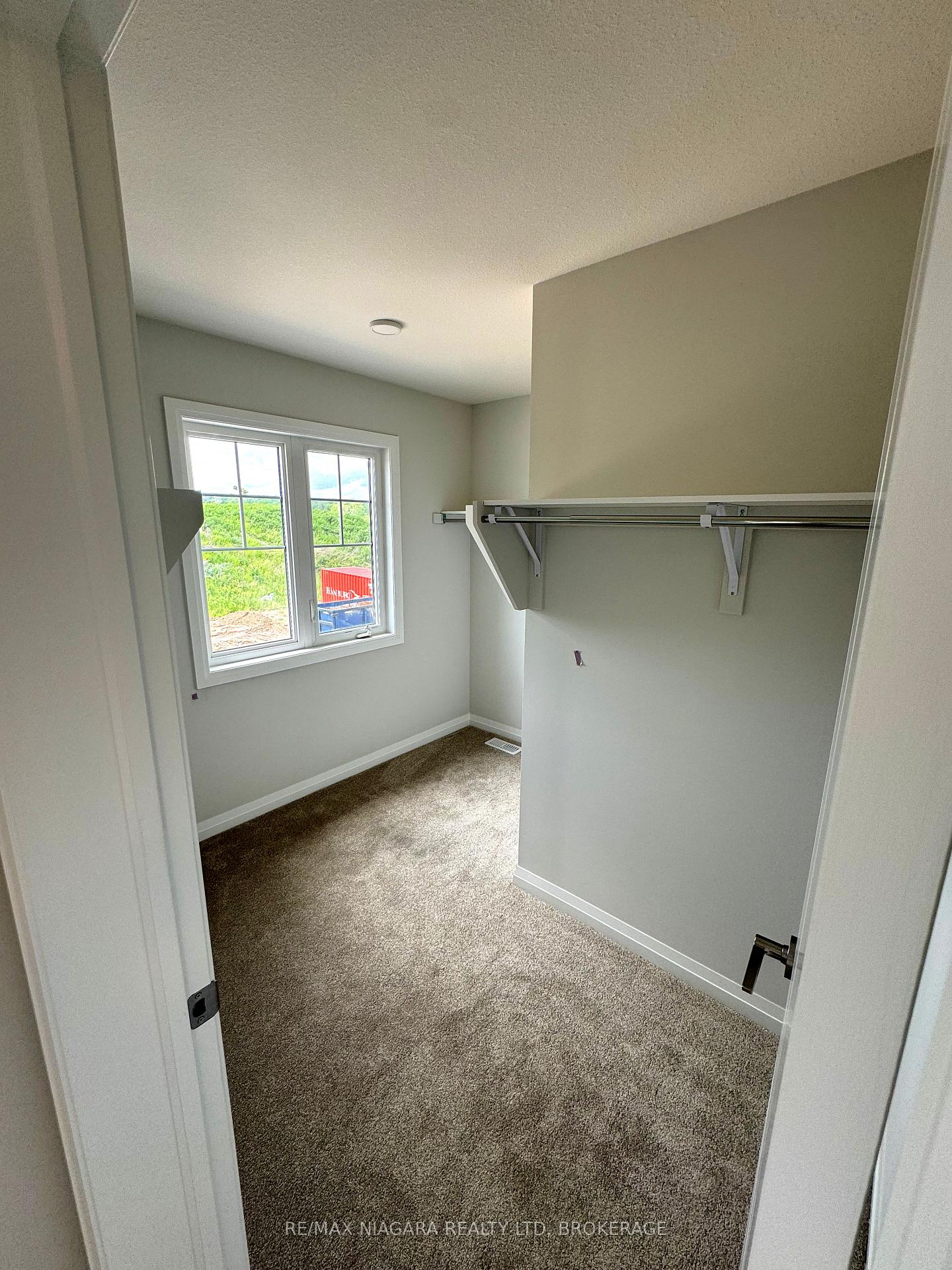 Photo 14 of 33 Saffron Way, Pelham, Fonthill — HOMEH