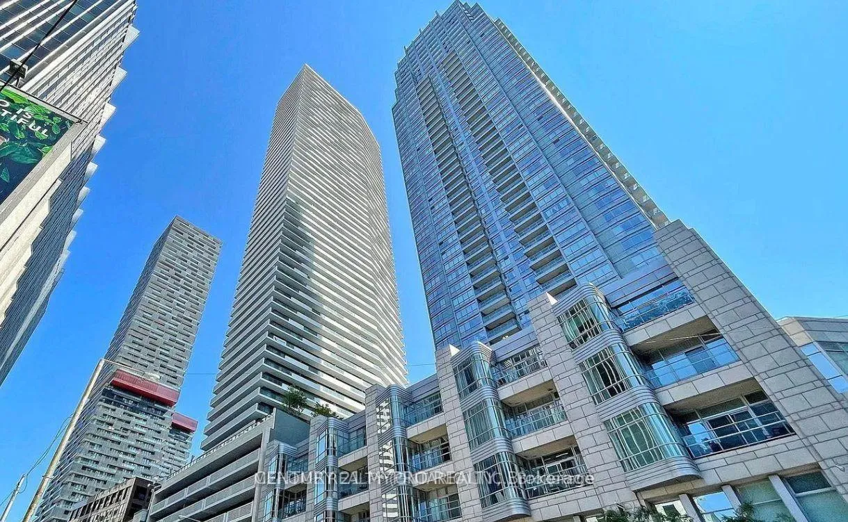 Front of Unit 3009, 2221 Yonge Street