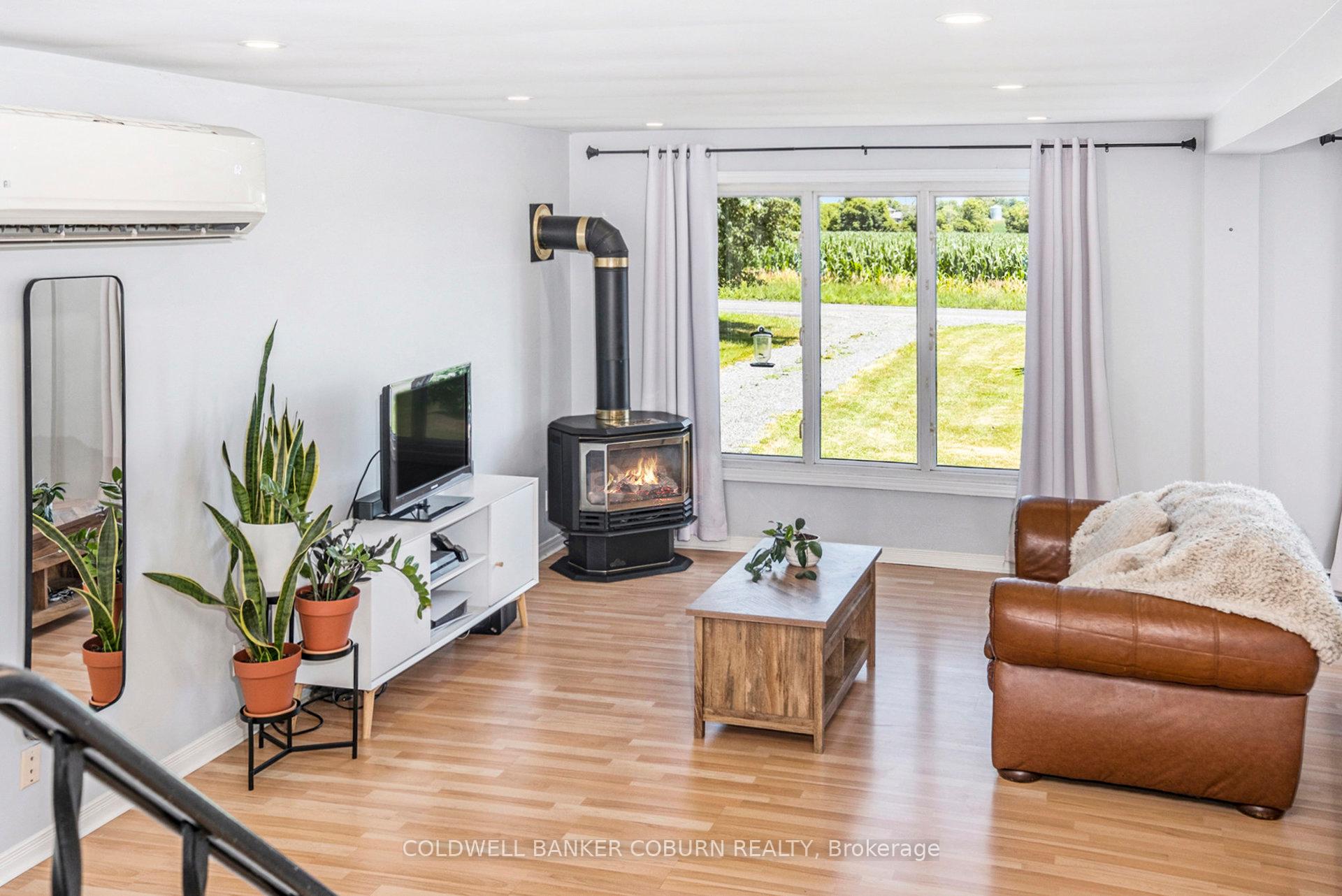 Photo 6 of 1560 McLaughlin Road, North Dundas, North Dundas (Winchester) Twp — HOMEH