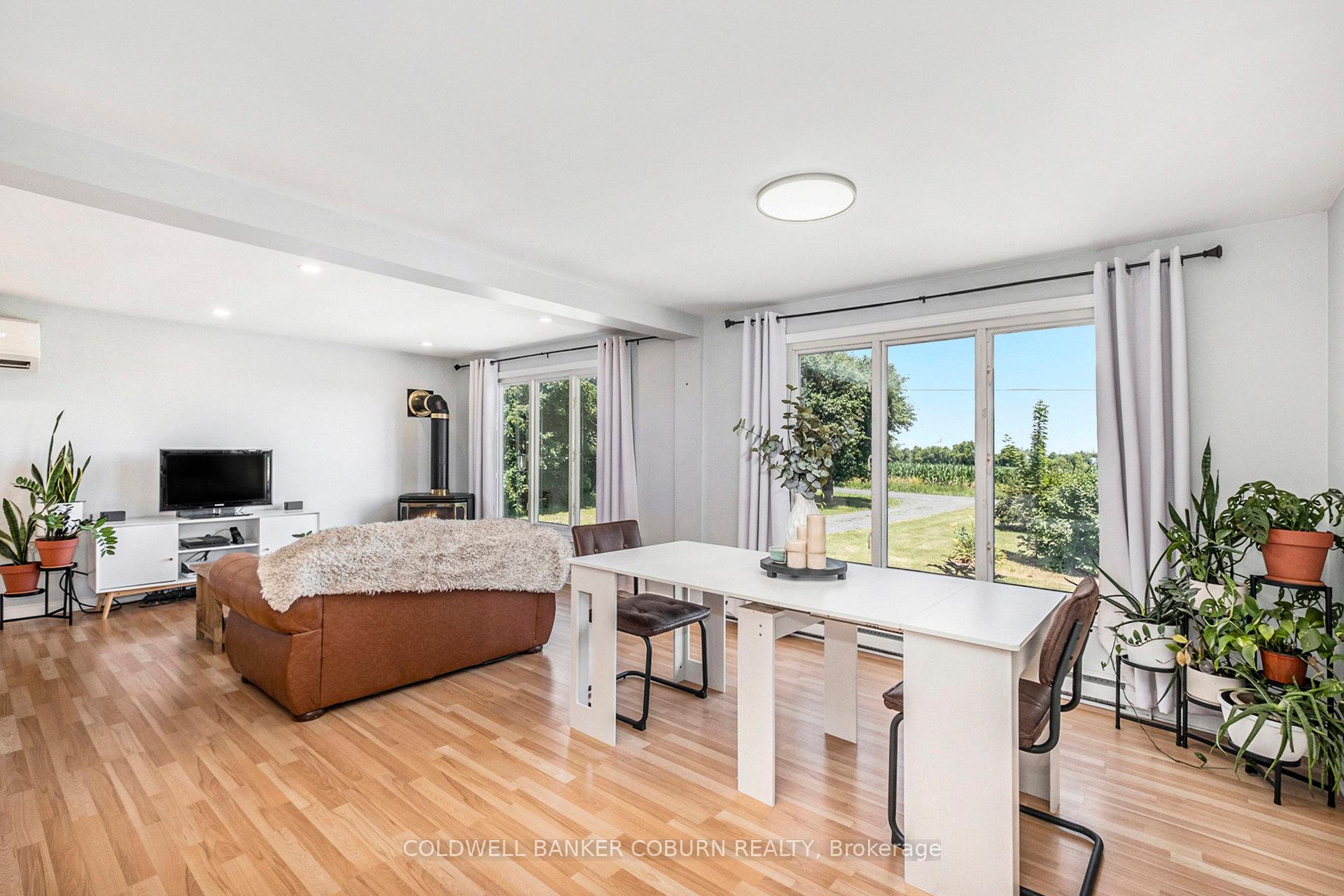 Photo 11 of 1560 McLaughlin Road, North Dundas, North Dundas (Winchester) Twp — HOMEH