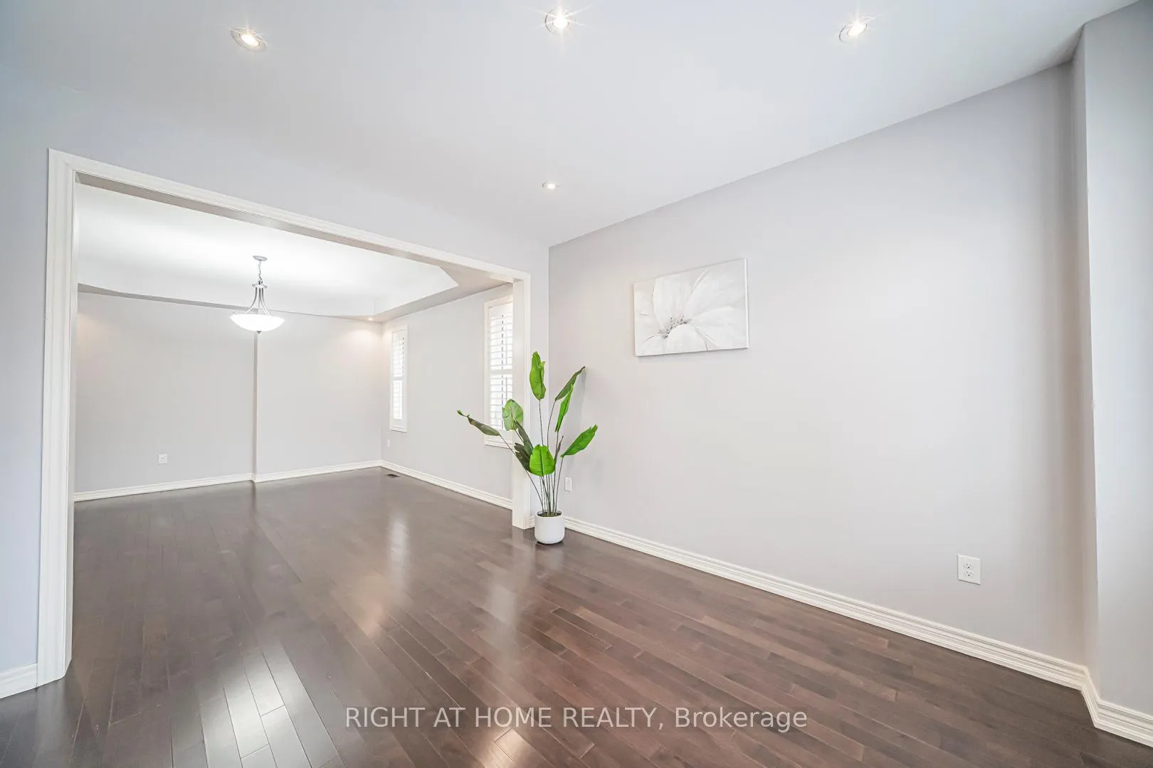 Photo 4 of 3152 Larry Crescent, Oakville, Glenorchy — HOMEH