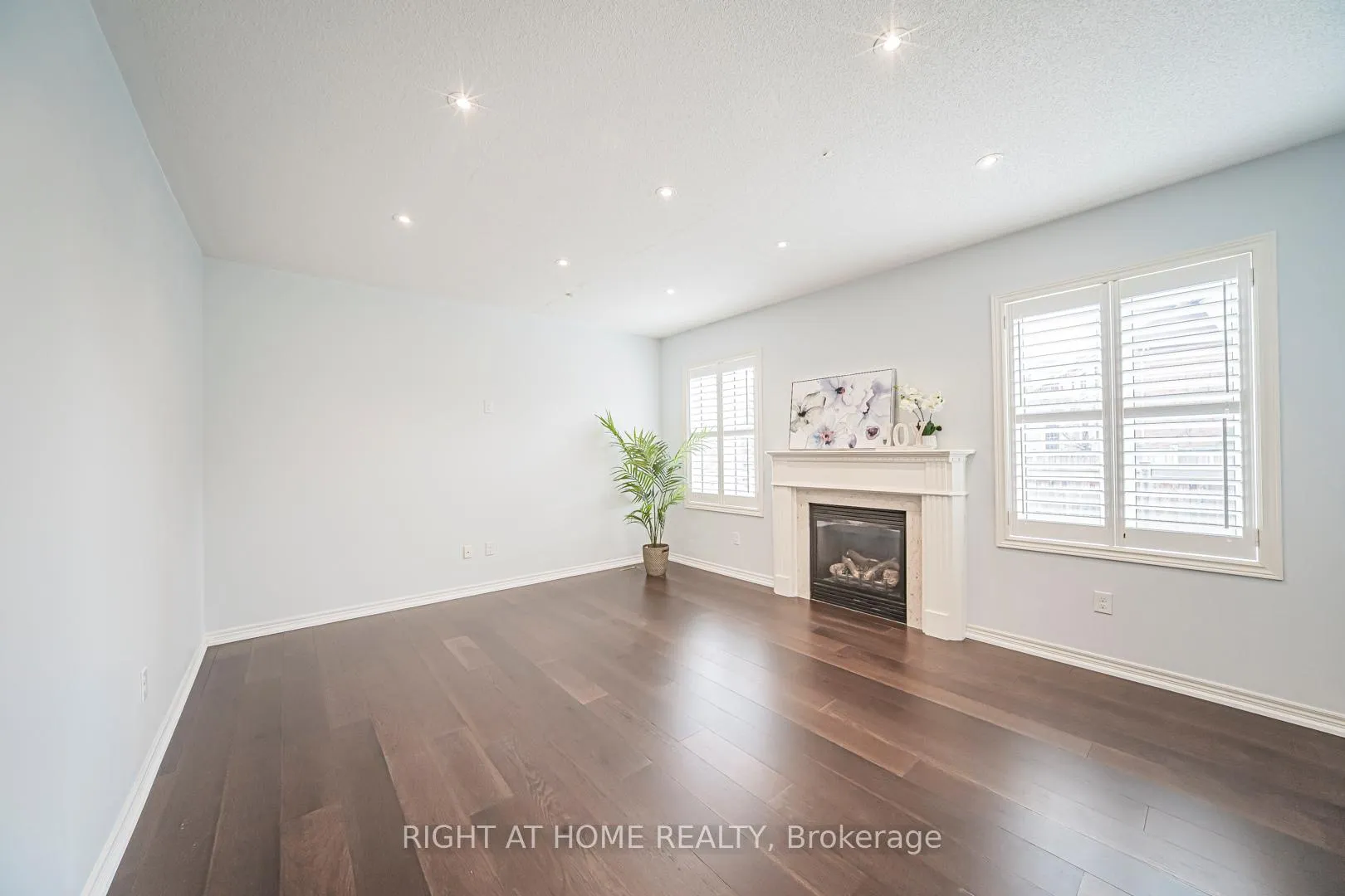 Photo 8 of 3152 Larry Crescent, Oakville, Glenorchy — HOMEH