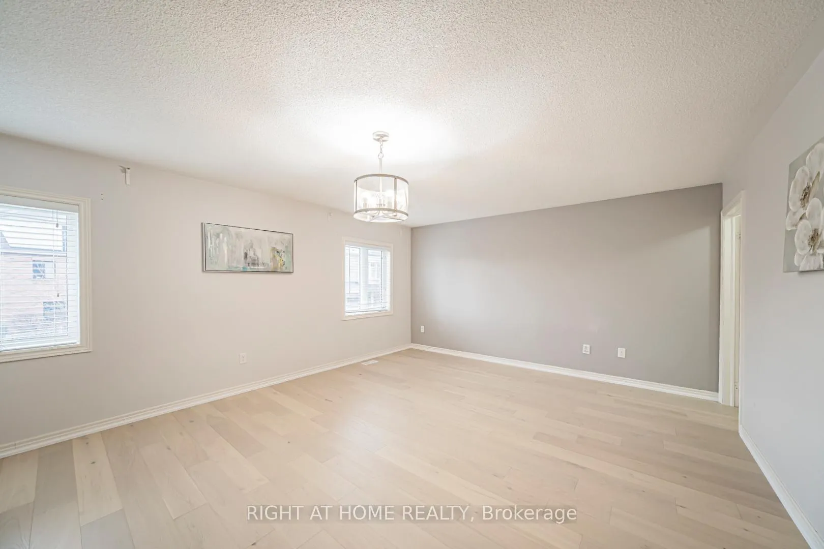 Photo 12 of 3152 Larry Crescent, Oakville, Glenorchy — HOMEH