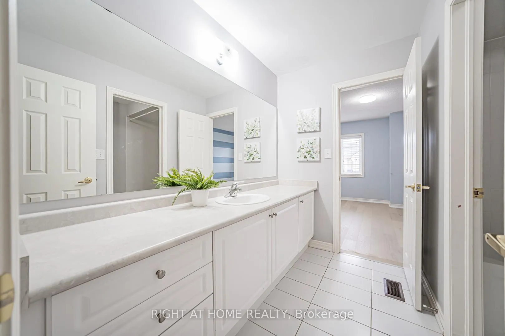 Photo 16 of 3152 Larry Crescent, Oakville, Glenorchy — HOMEH