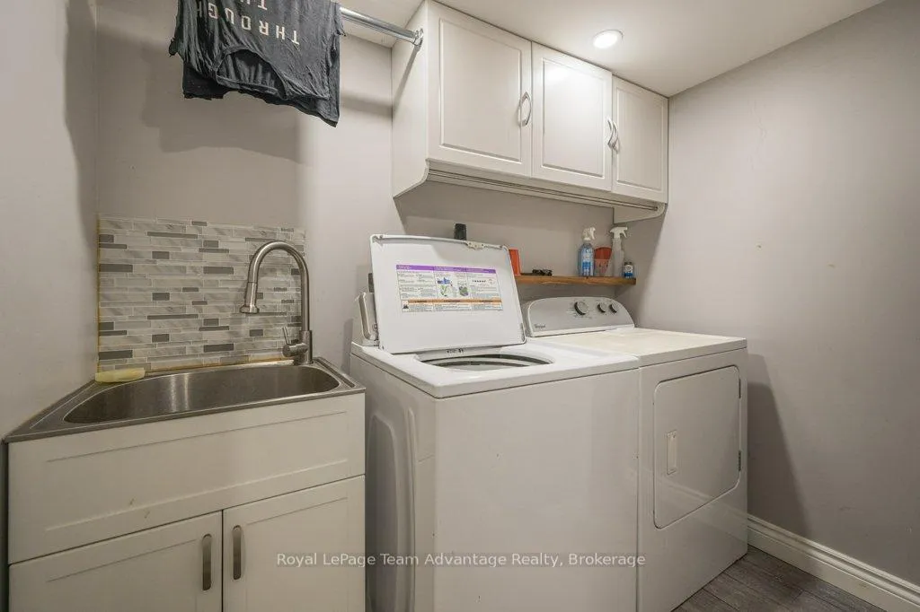 Photo 13 of 8 Edward Street, Parry Sound — HOMEH