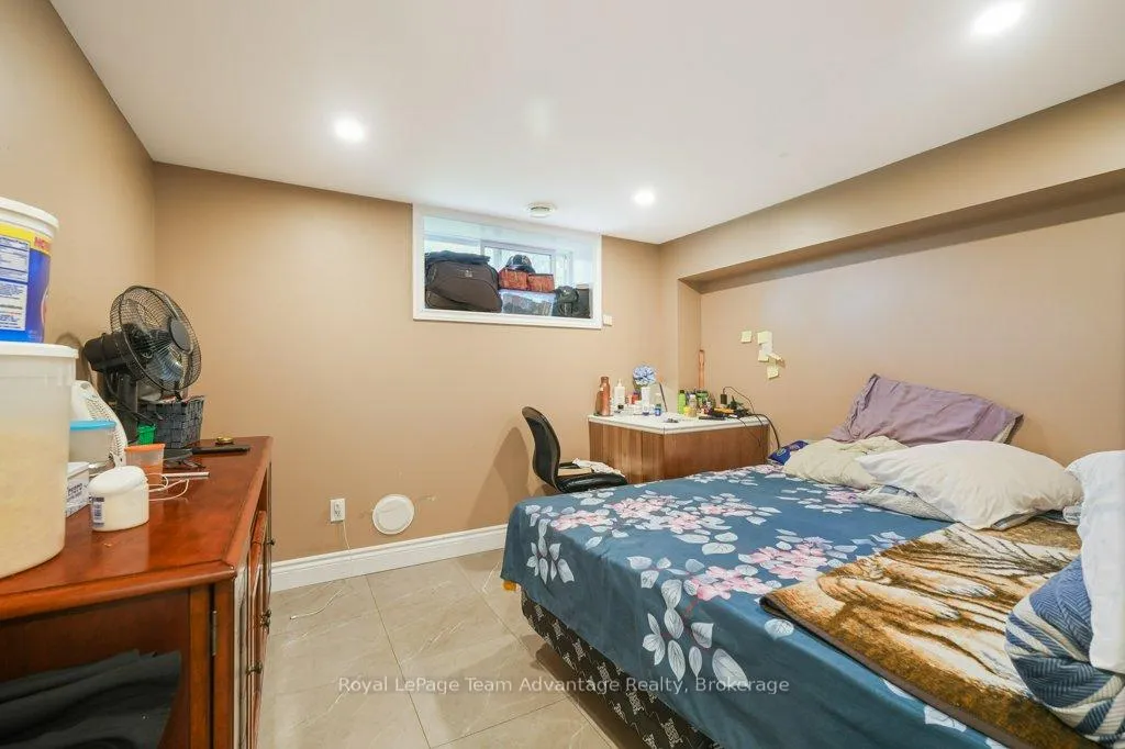 Photo 16 of 8 Edward Street, Parry Sound — HOMEH