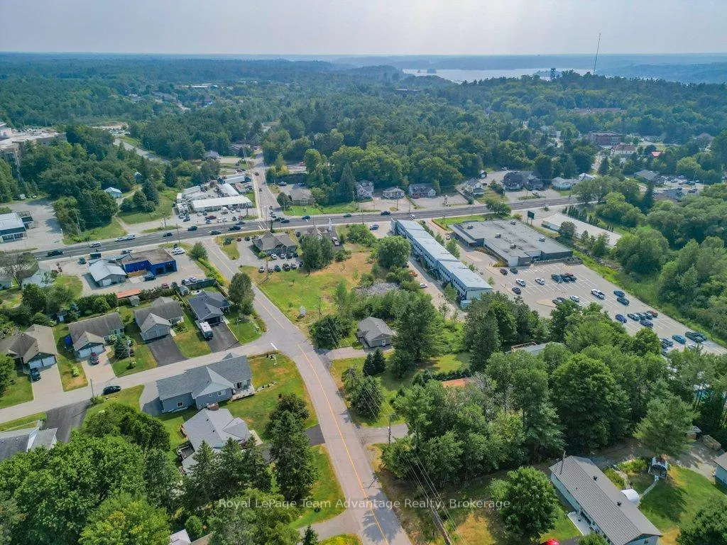 Photo 17 of 8 Edward Street, Parry Sound — HOMEH
