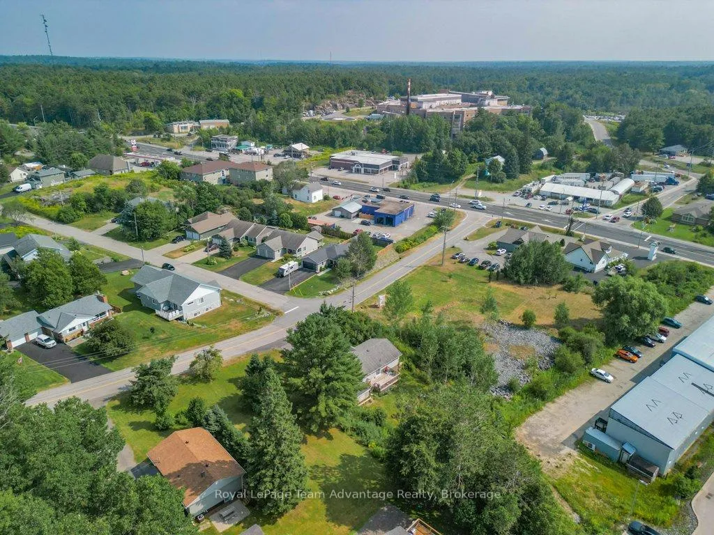 Photo 22 of 8 Edward Street, Parry Sound — HOMEH