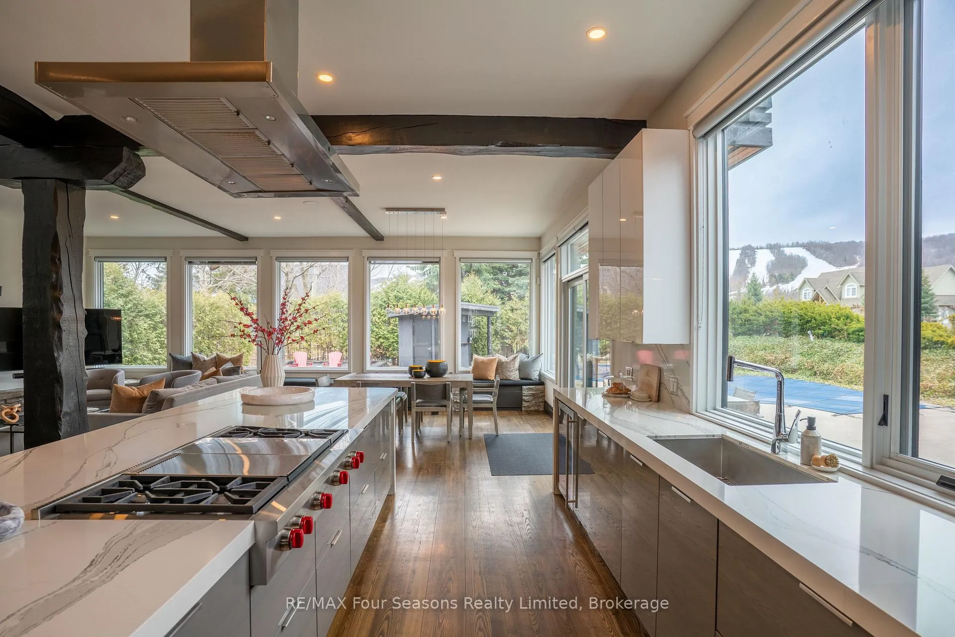 Photo 6 of 103 Cortina Crescent, Blue Mountains — HOMEH