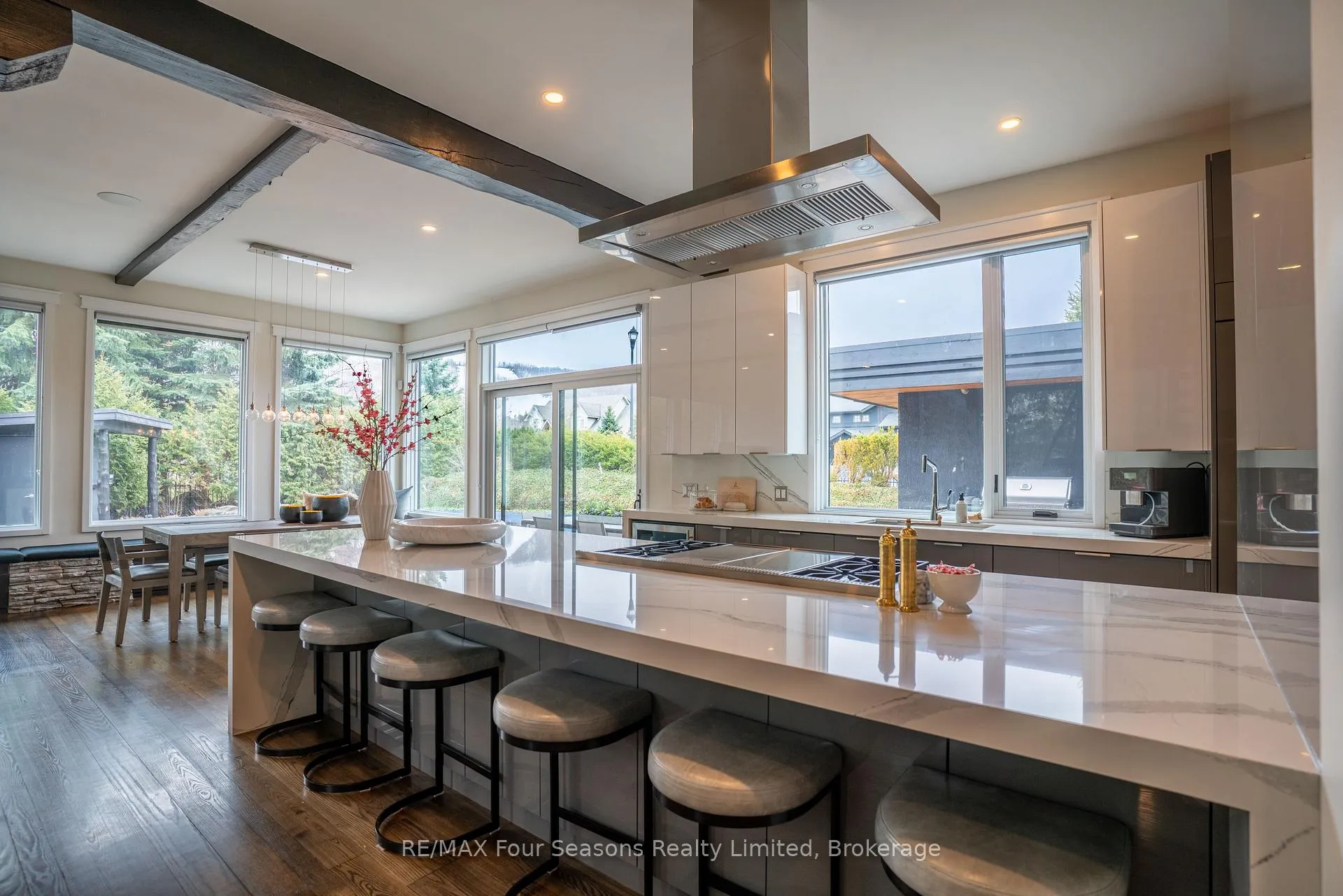 Photo 7 of 103 Cortina Crescent, Blue Mountains — HOMEH