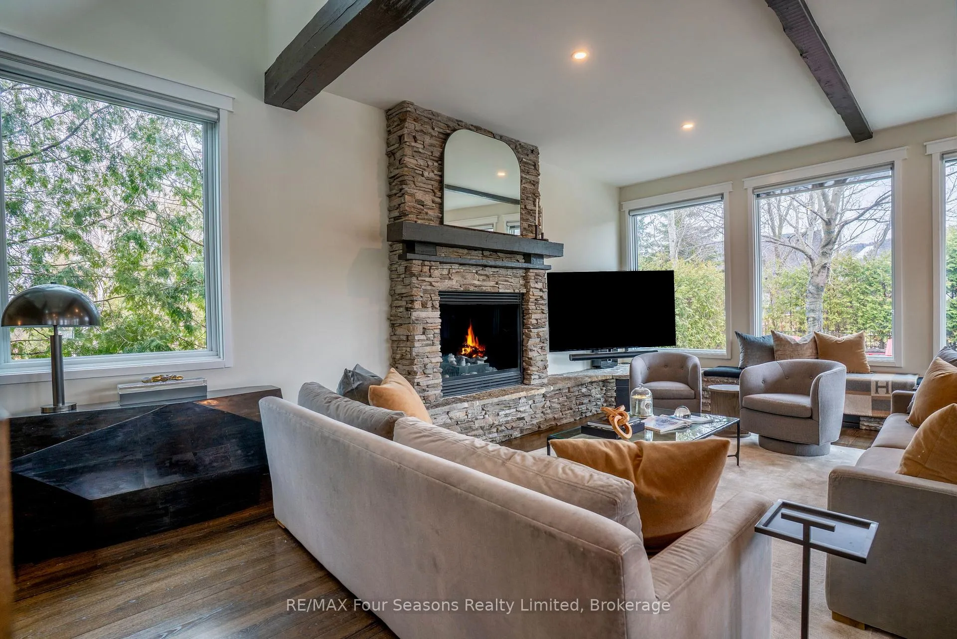 Photo 9 of 103 Cortina Crescent, Blue Mountains — HOMEH