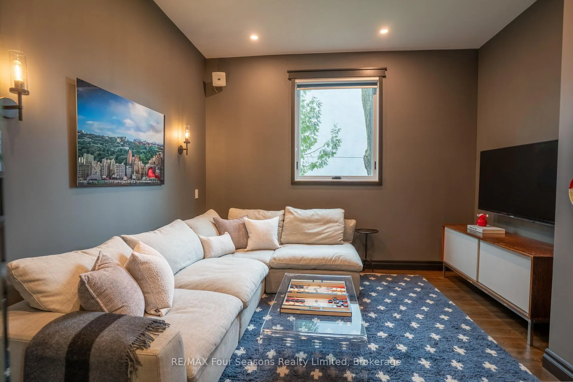 Photo 12 of 103 Cortina Crescent, Blue Mountains — HOMEH