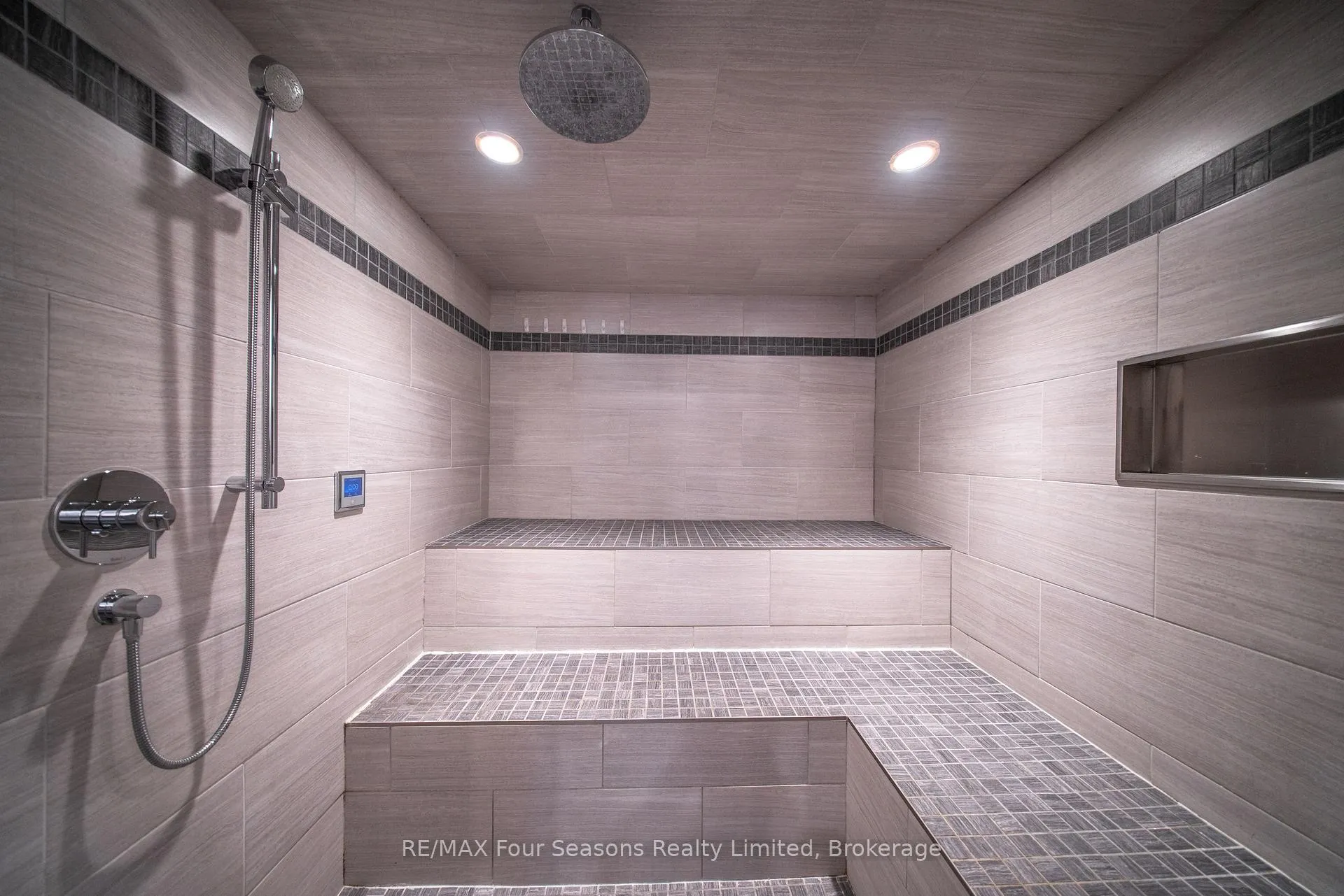 Photo 20 of 103 Cortina Crescent, Blue Mountains — HOMEH