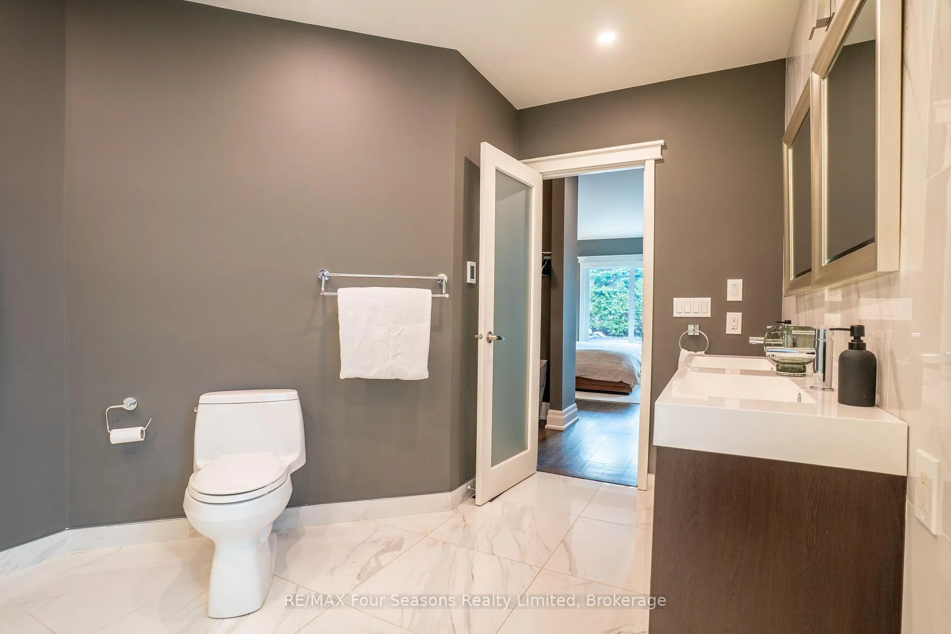 Photo 27 of 103 Cortina Crescent, Blue Mountains — HOMEH