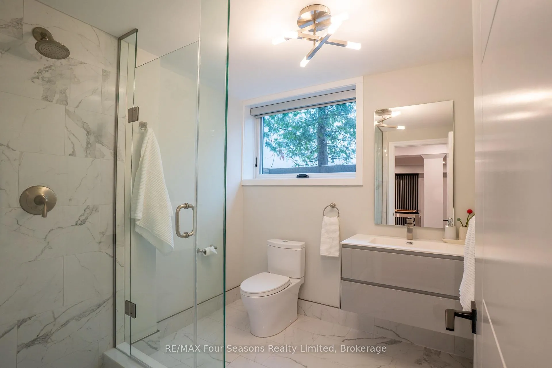 Photo 37 of 103 Cortina Crescent, Blue Mountains — HOMEH