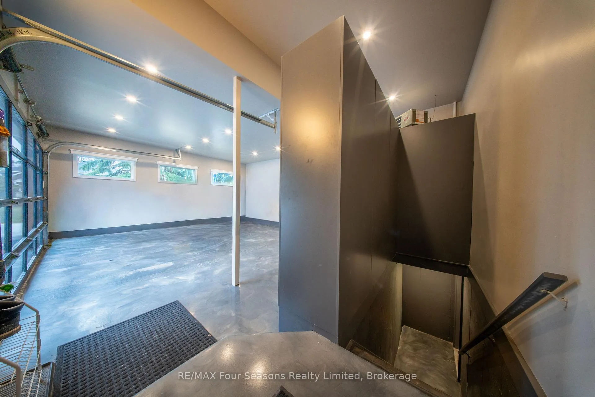 Photo 41 of 103 Cortina Crescent, Blue Mountains — HOMEH