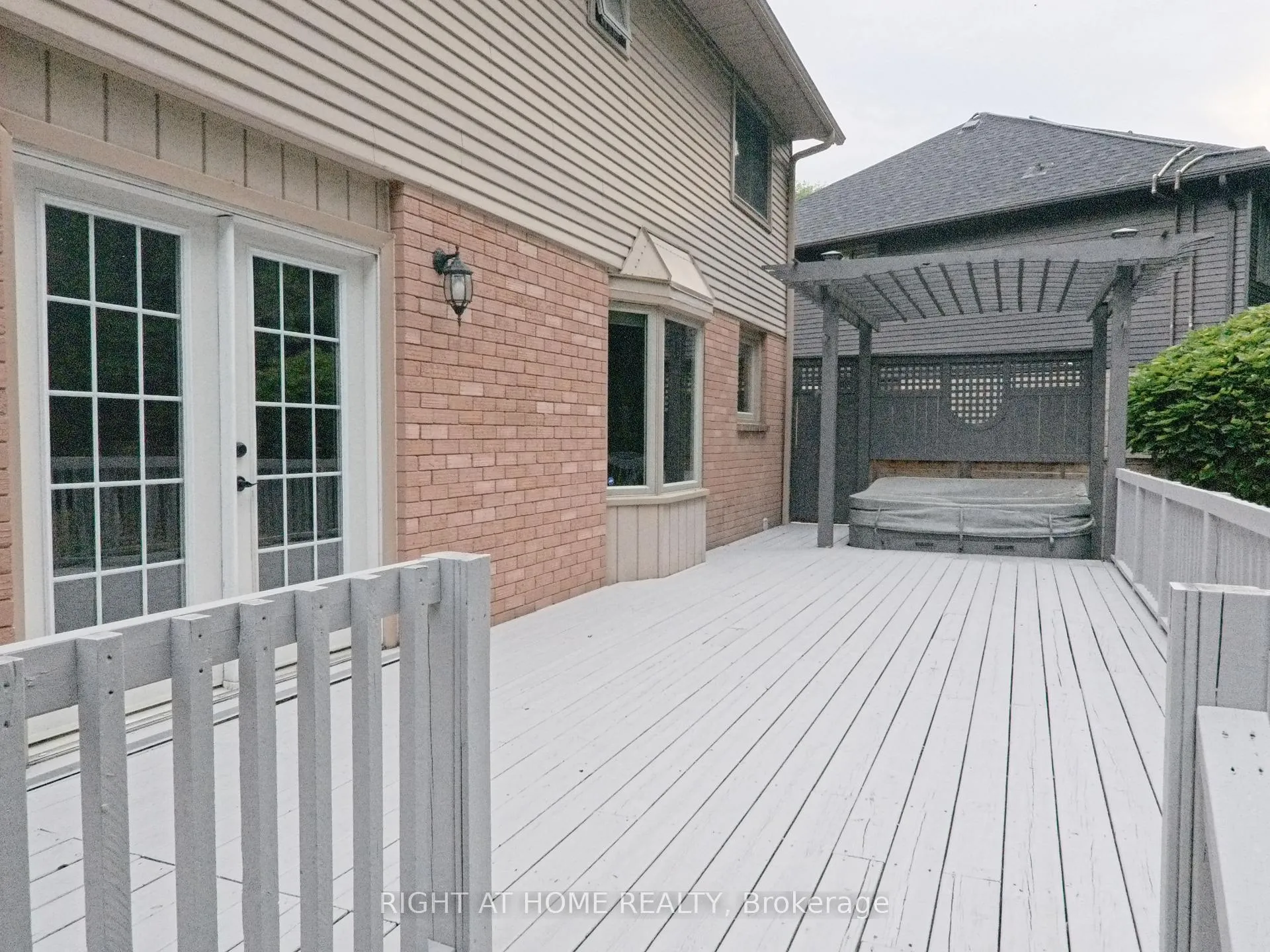 Photo 3 of 82 Woodside Square, Pelham, Fonthill — HOMEH