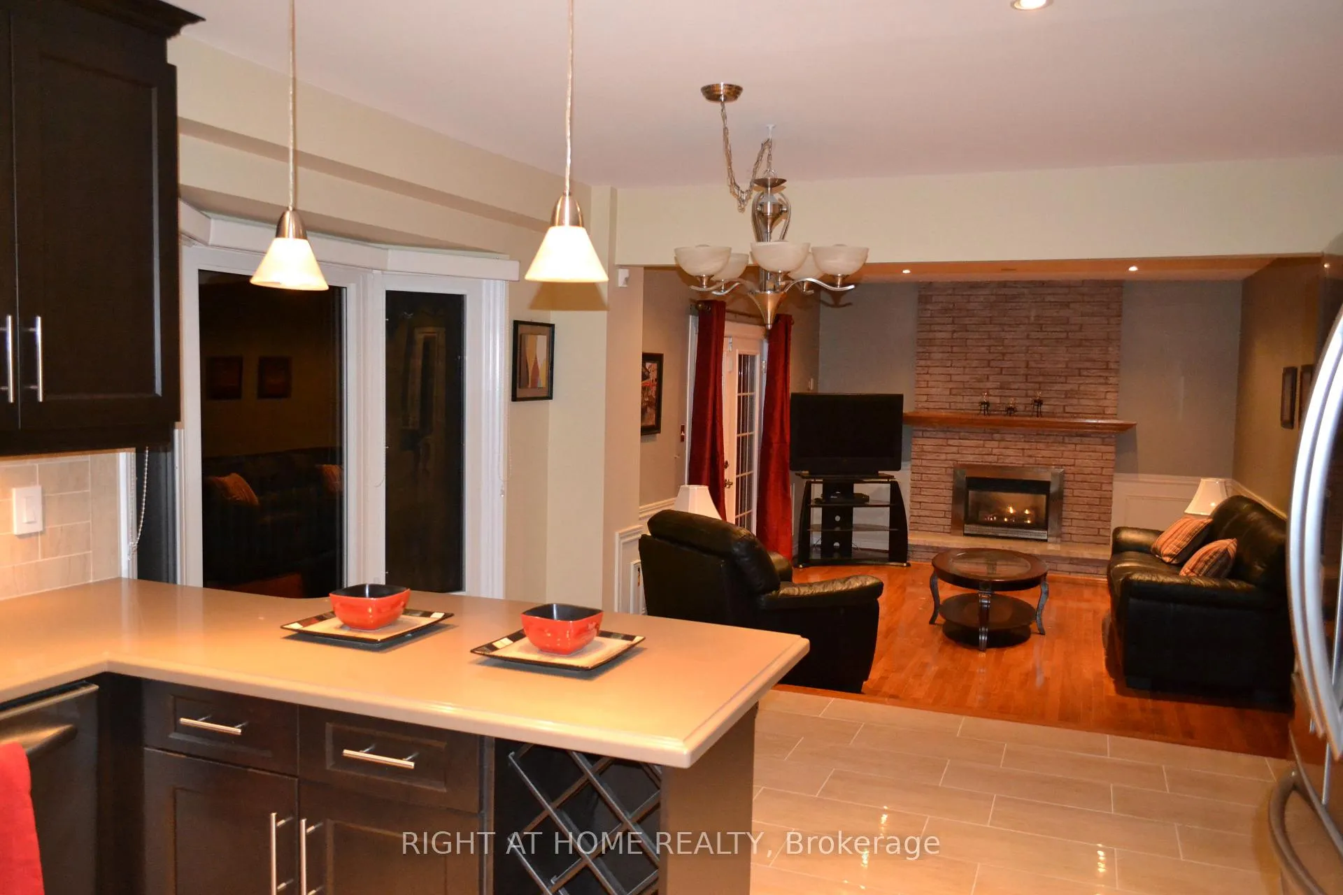 Photo 10 of 82 Woodside Square, Pelham, Fonthill — HOMEH