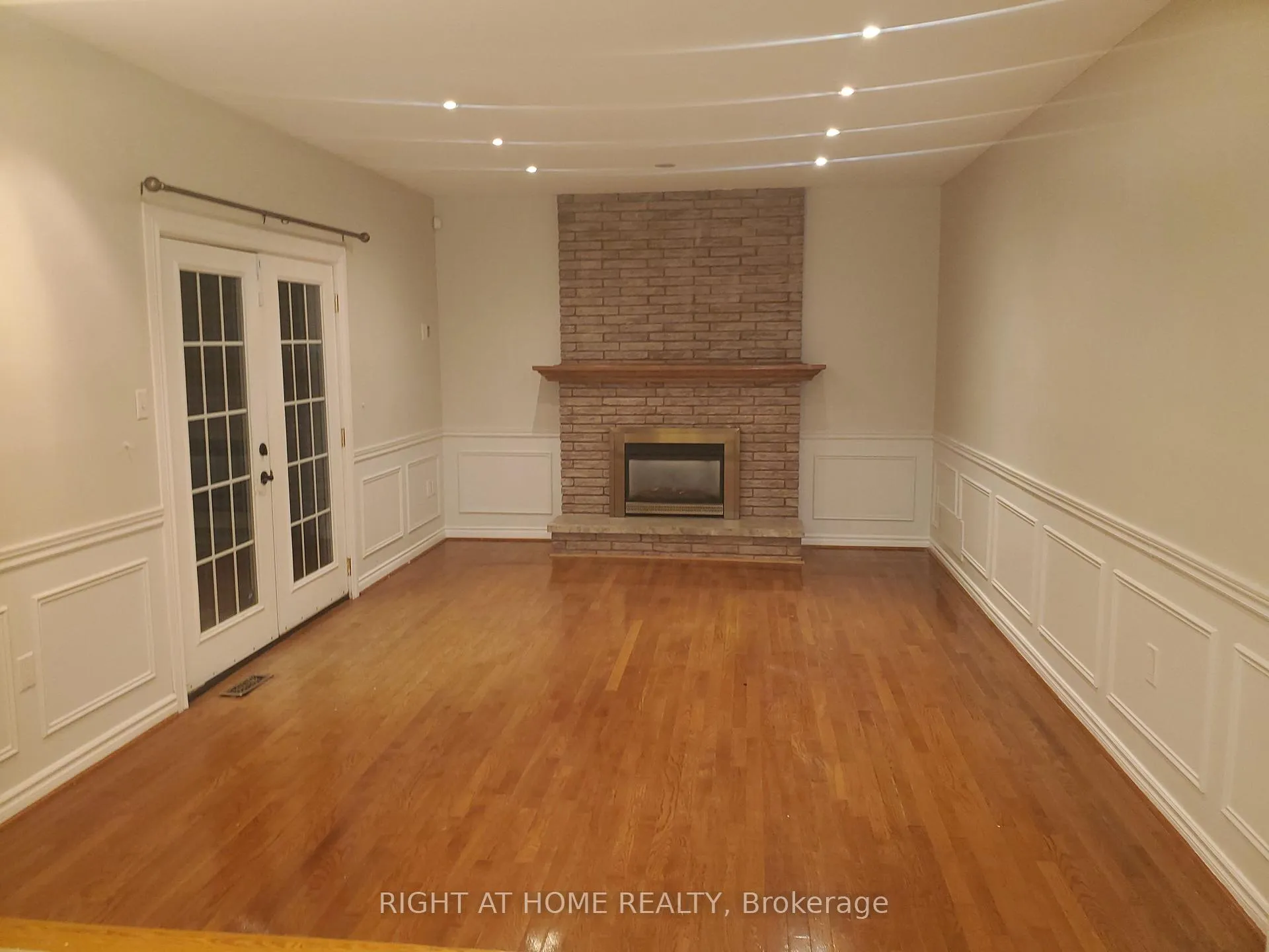 Photo 11 of 82 Woodside Square, Pelham, Fonthill — HOMEH