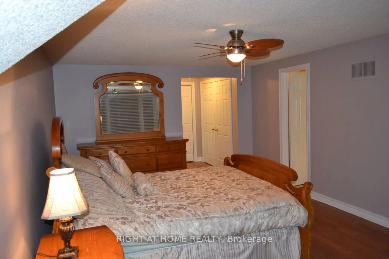 Photo 23 of 82 Woodside Square, Pelham, Fonthill — HOMEH