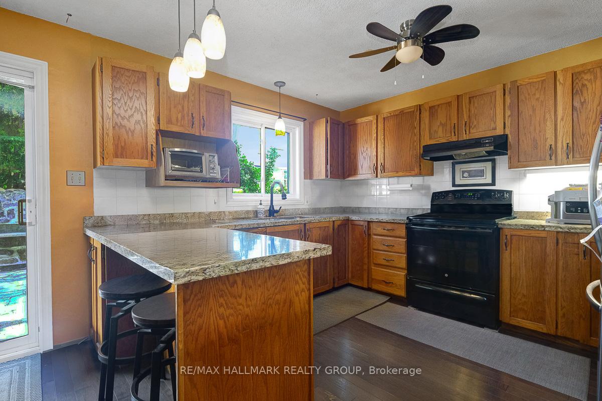 Photo 4 of 6403 Viseneau Drive, Ottawa, Chateauneuf — HOMEH