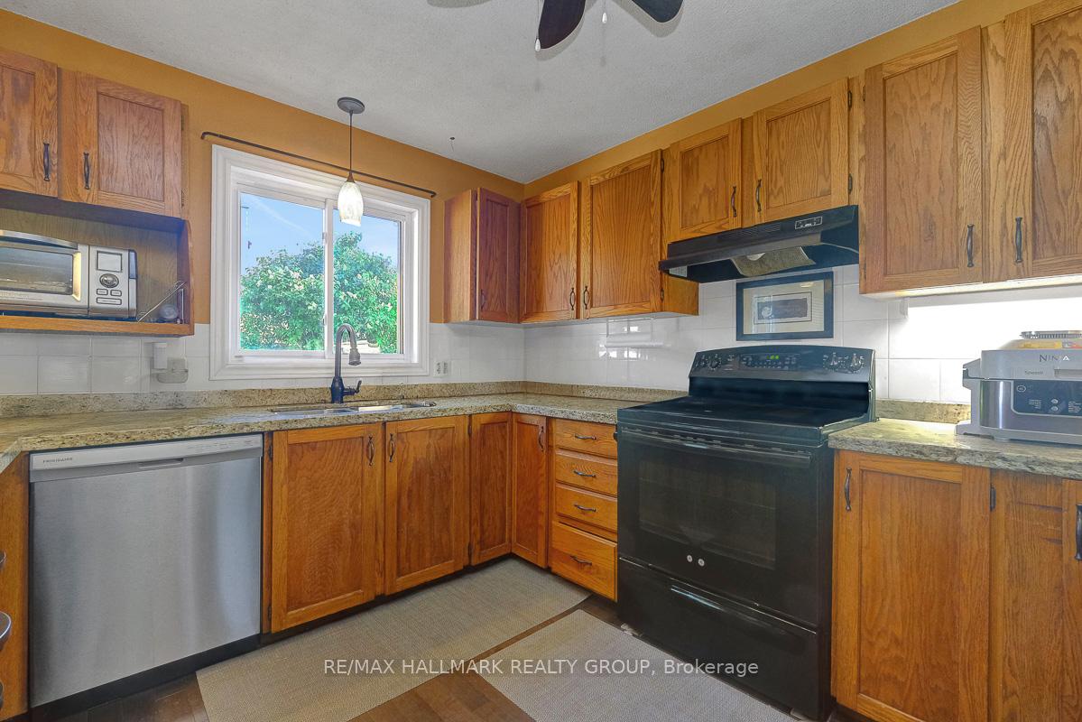 Photo 5 of 6403 Viseneau Drive, Ottawa, Chateauneuf — HOMEH