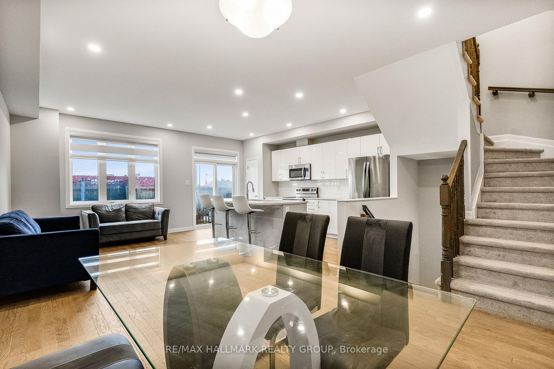 Photo 4 of 530 Prominence Way, Ottawa, Avalon East — HOMEH