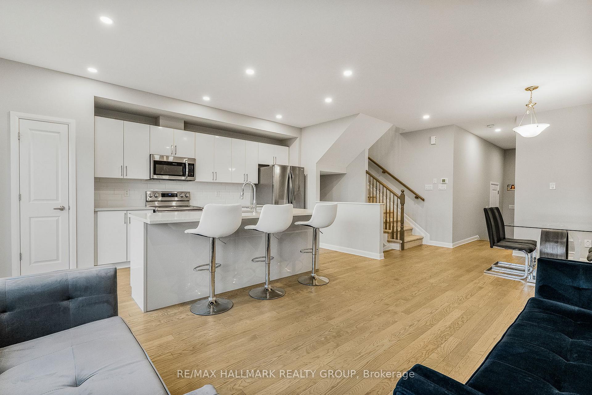 Photo 9 of 530 Prominence Way, Ottawa, Avalon East — HOMEH