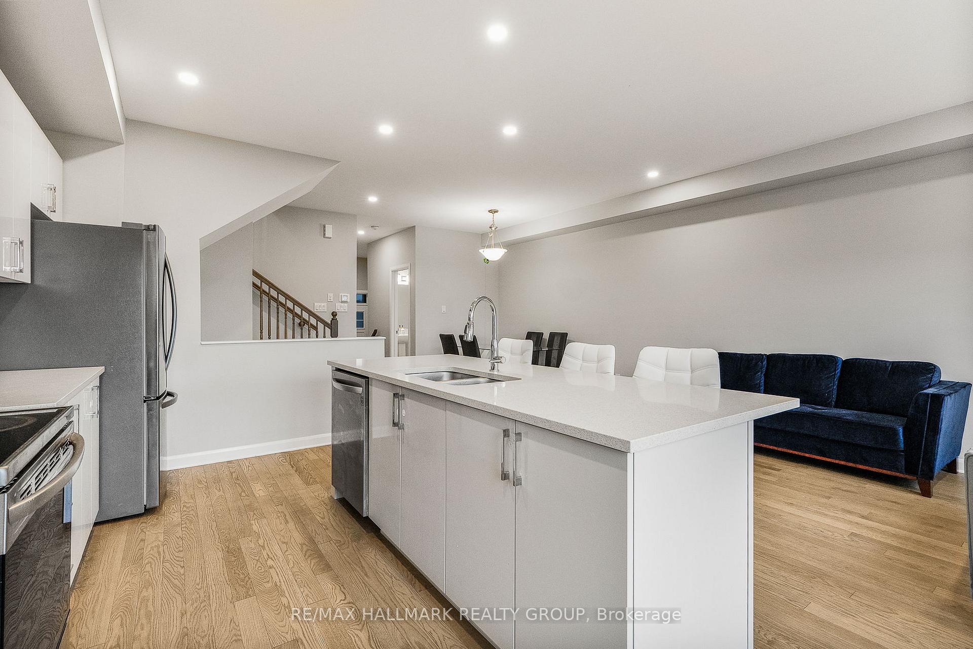 Photo 13 of 530 Prominence Way, Ottawa, Avalon East — HOMEH
