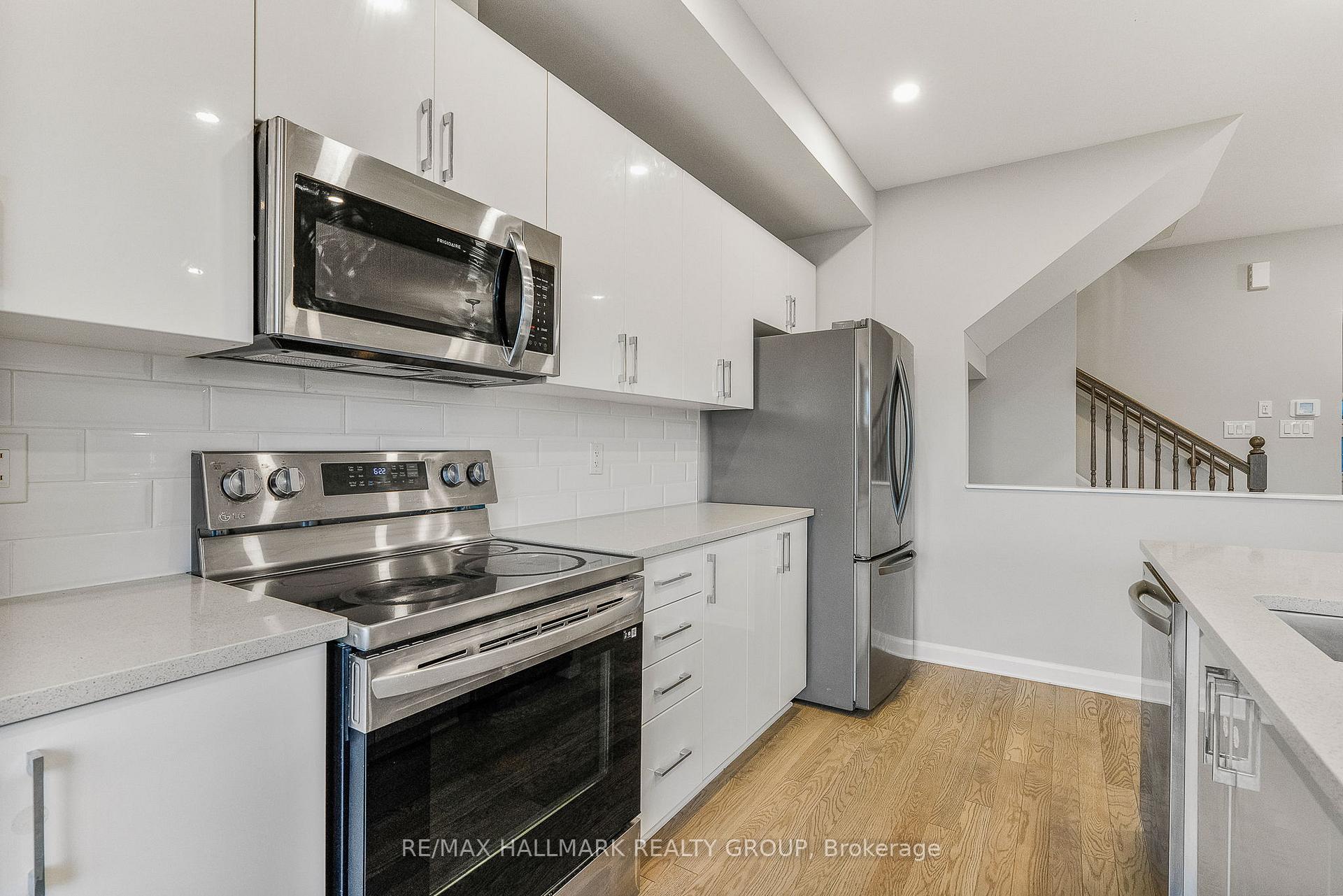 Photo 14 of 530 Prominence Way, Ottawa, Avalon East — HOMEH