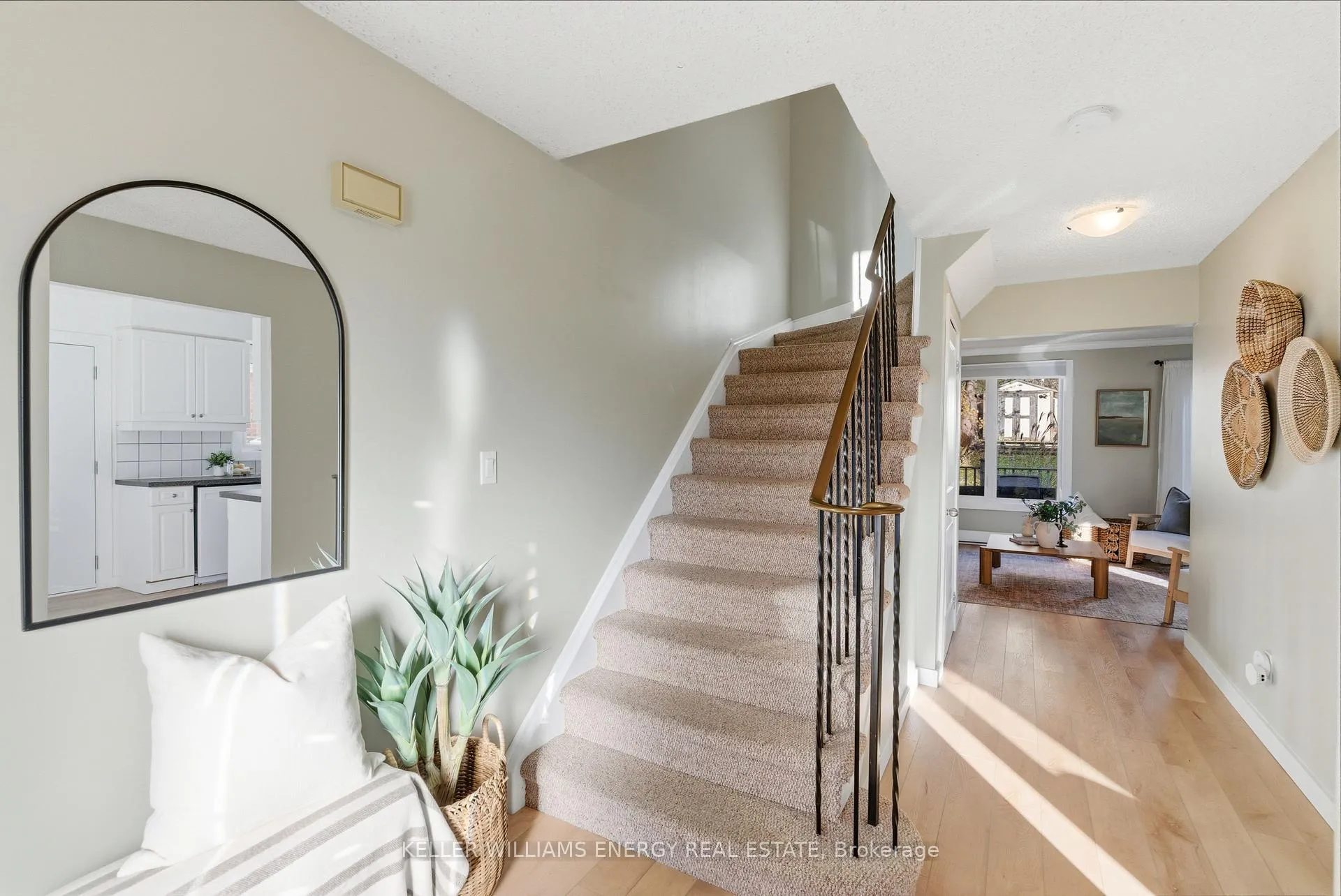 Photo 3 of 35 Overbank Drive, Oshawa, McLaughlin — HOMEH