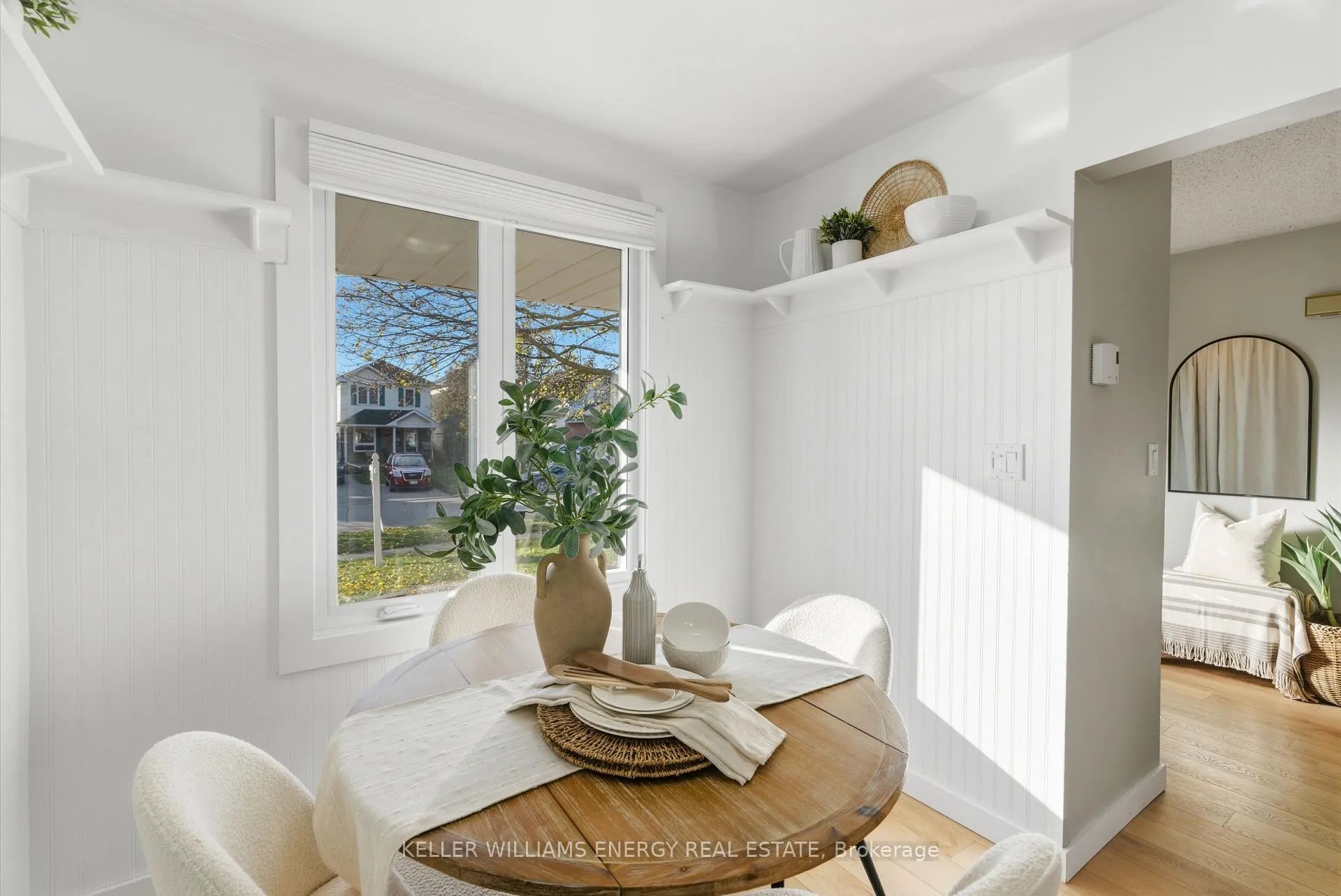 Photo 4 of 35 Overbank Drive, Oshawa, McLaughlin — HOMEH