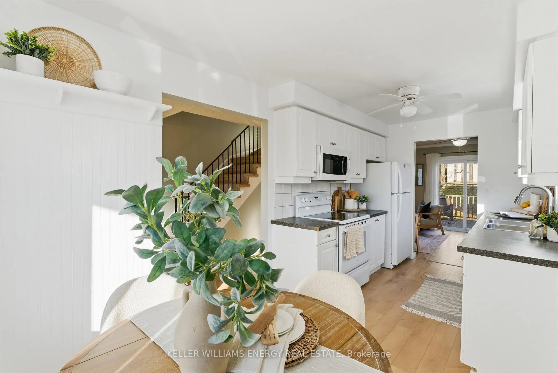Photo 7 of 35 Overbank Drive, Oshawa, McLaughlin — HOMEH