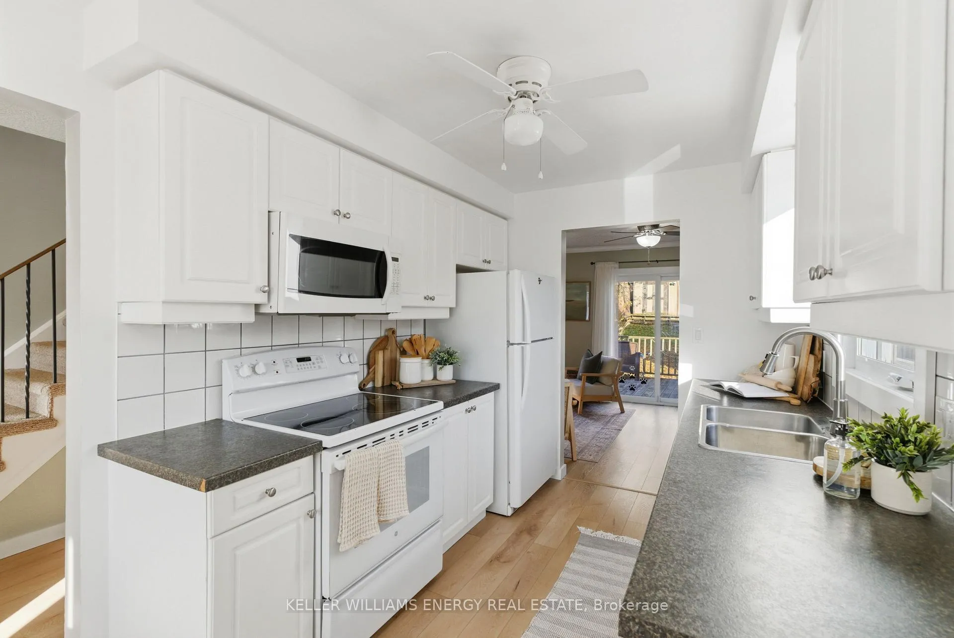 Photo 8 of 35 Overbank Drive, Oshawa, McLaughlin — HOMEH