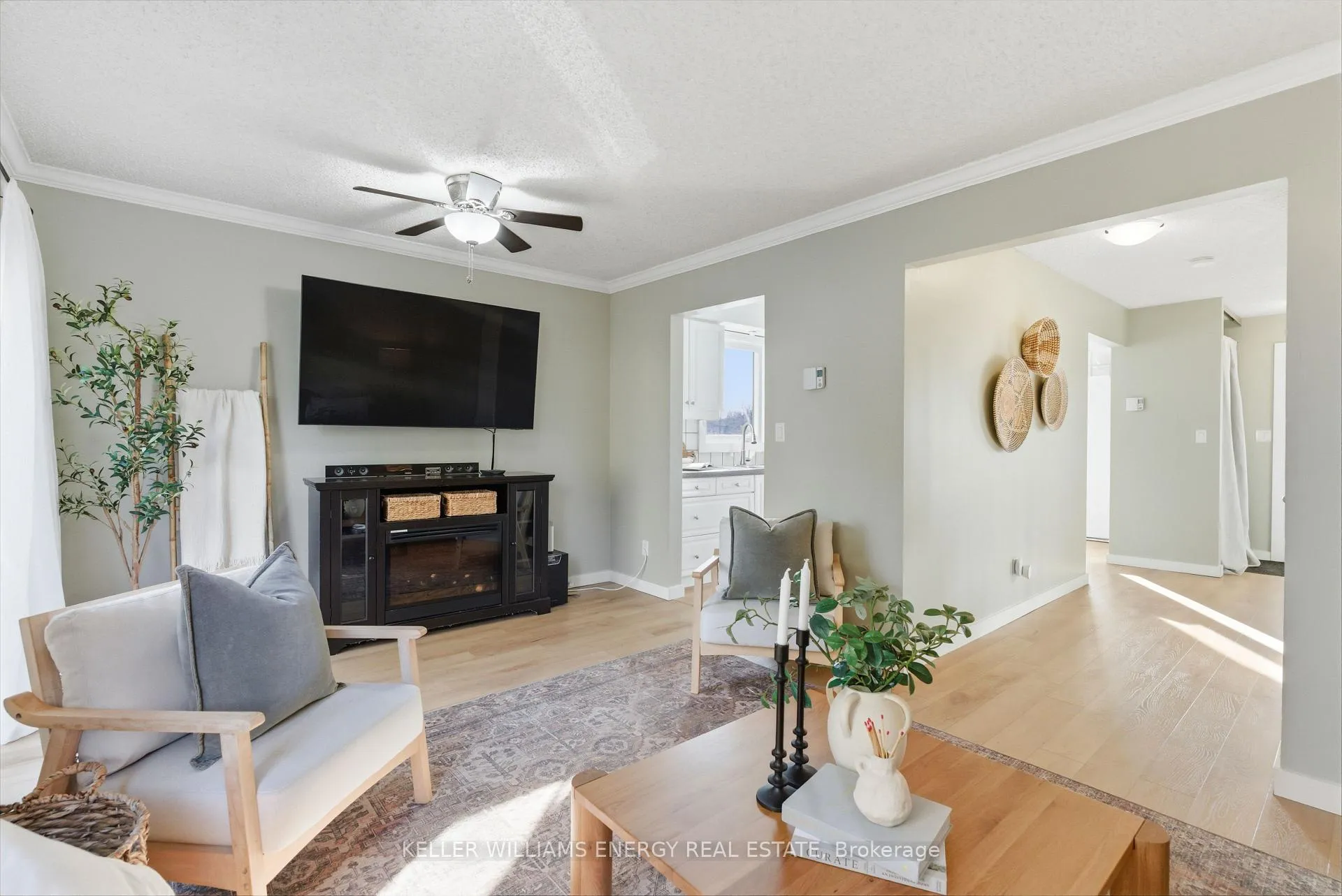 Photo 17 of 35 Overbank Drive, Oshawa, McLaughlin — HOMEH